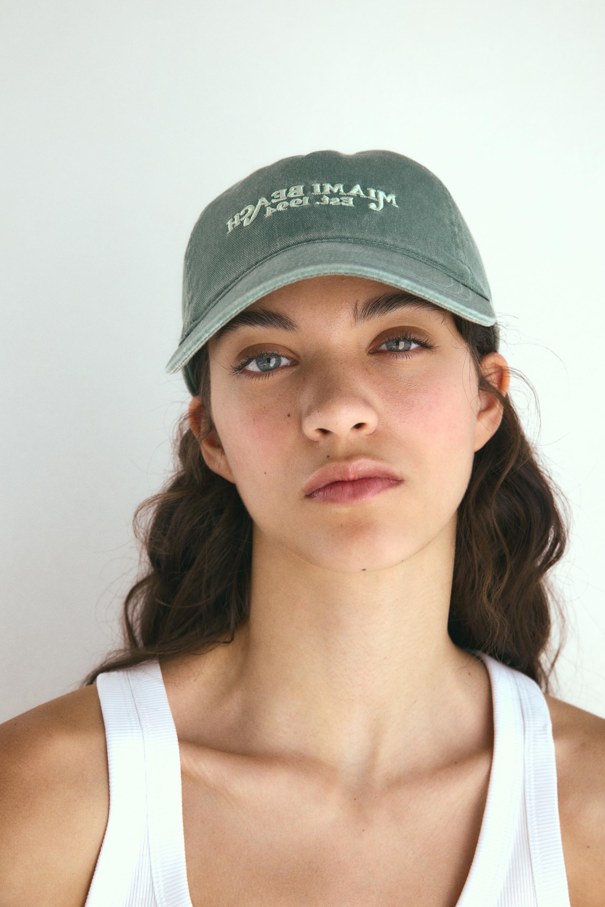 EMBROIDERED TEXT TWILL CAP - Green