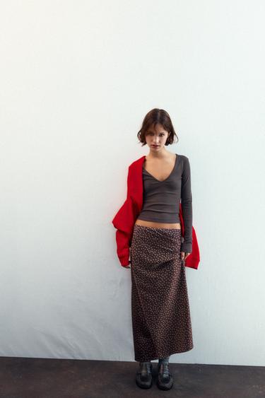 FALDA MIDI SATINADA - Marrón-Azul de Zara