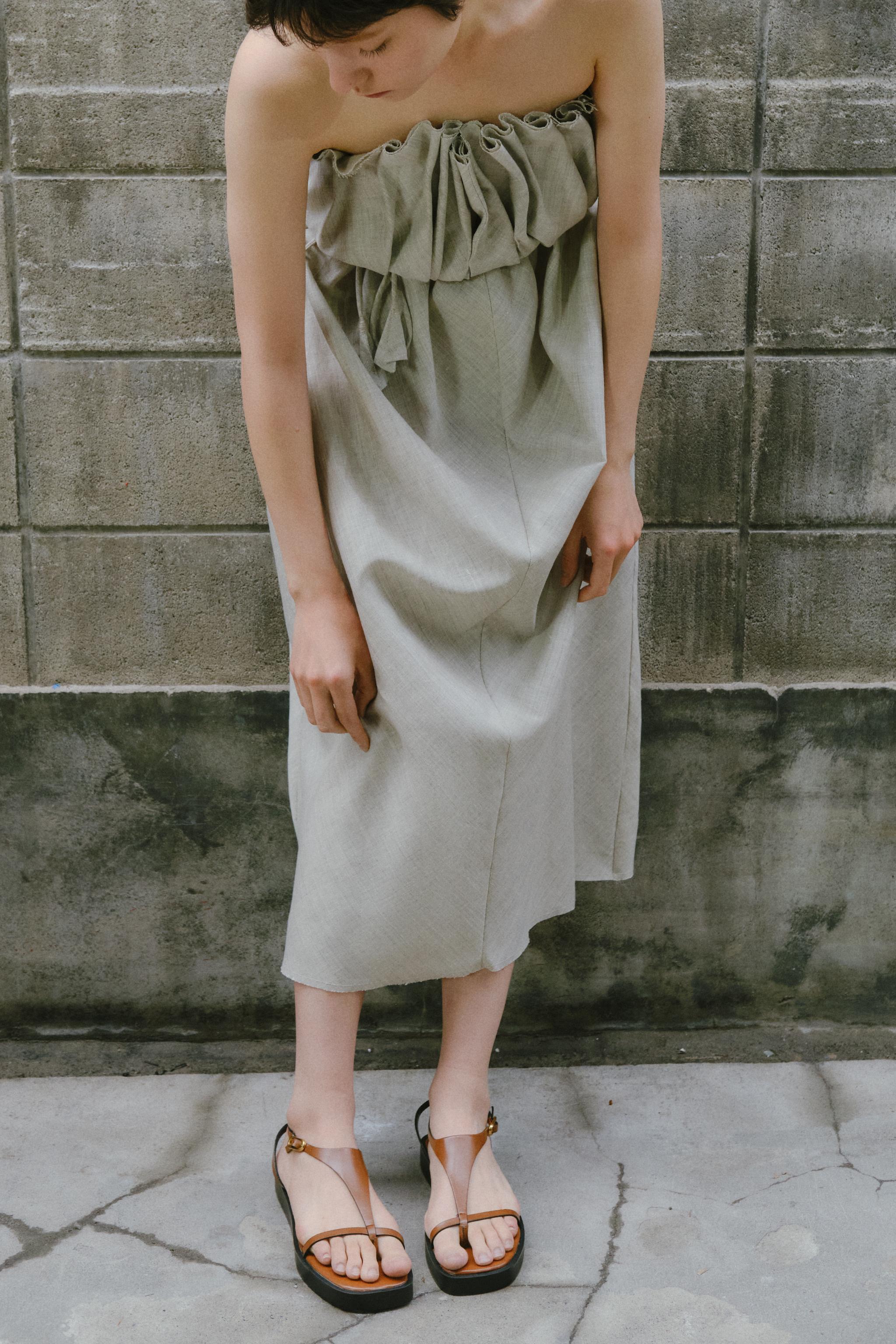 スペイン発送 ZARA ストラッププラットフォームサンダル 最新作 ストラッププラットフォームサンダル - カーキ | ZARA Japan / 日本