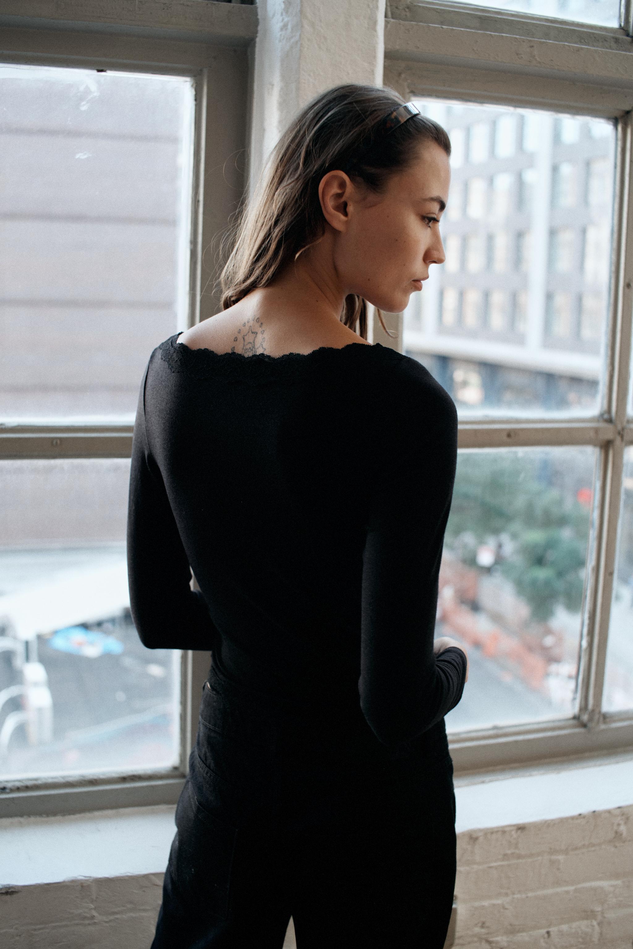 LACE BOATNECK TOP