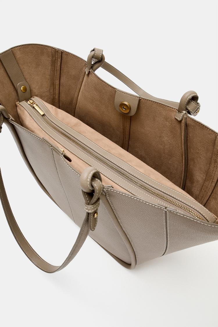 BOLSA TOTE CON DETALLE DE CORREA 4