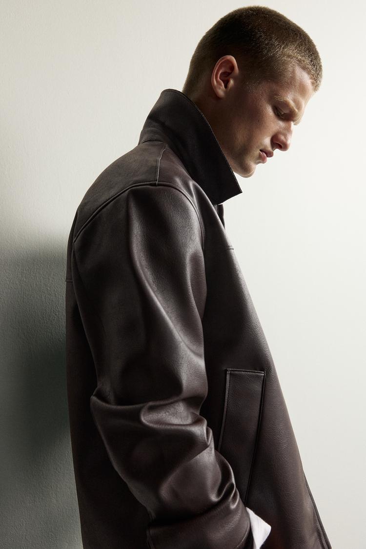 Chaqueta de efecto cuero de ajuste regular 5