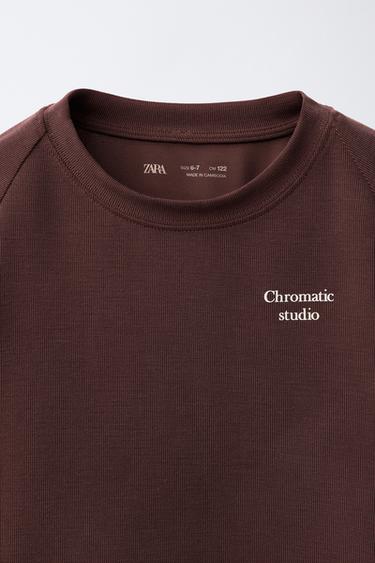 SLOGAN T-SHIRT WITH RAISED CONTRAST DETAIL - Burgundy by Zara - Image 2
