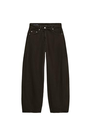 JEANS ZW COLLECTION BALLOON بخصر متوسط - شوكولاتة by Zara