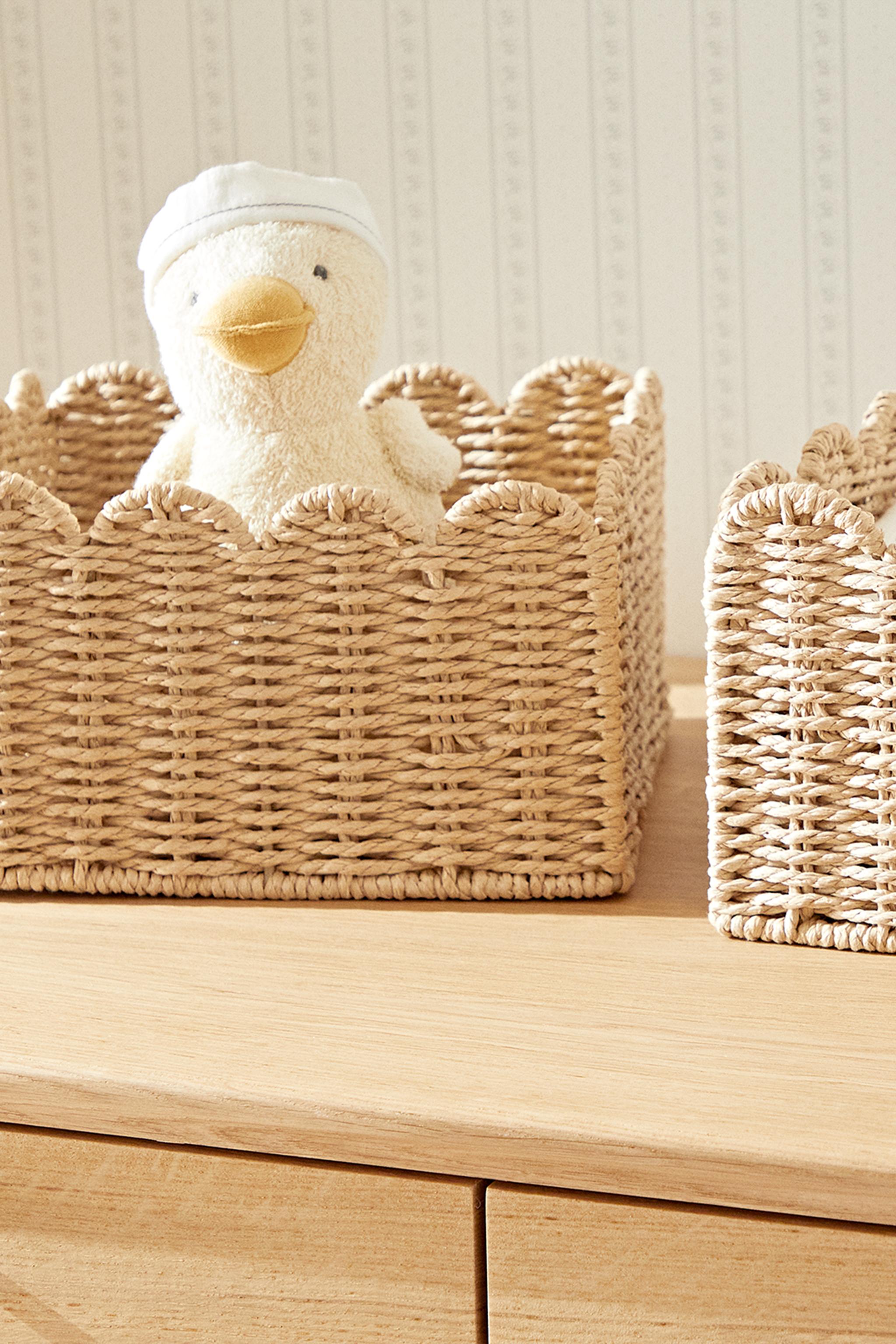 Ni Ikea ni Zara Home: las cestas de mimbre colgantes más bonitas
