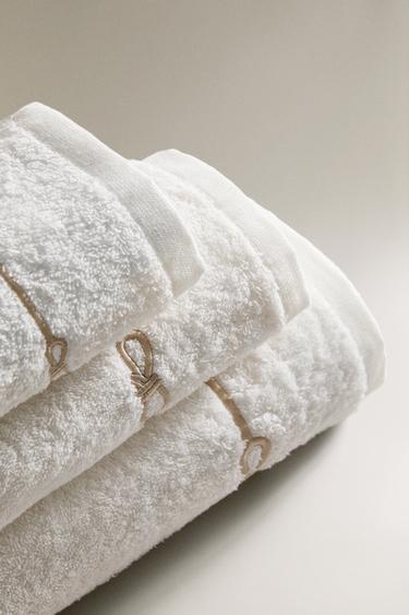 EMBROIDERED BOW BATH TOWEL - Golden by Zara - Image 1