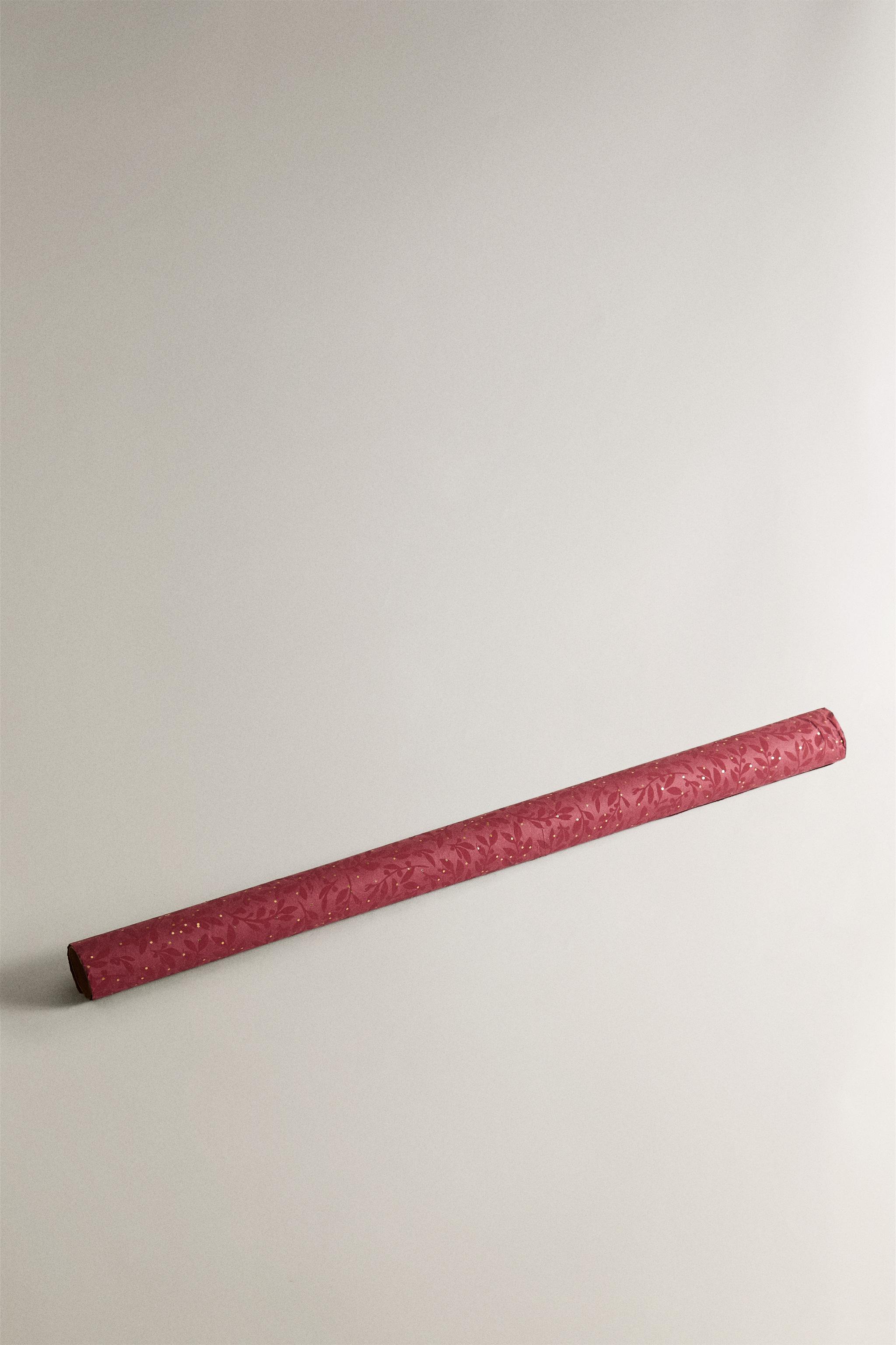 CHRISTMAS HOLLY LEAF WRAPPING PAPER