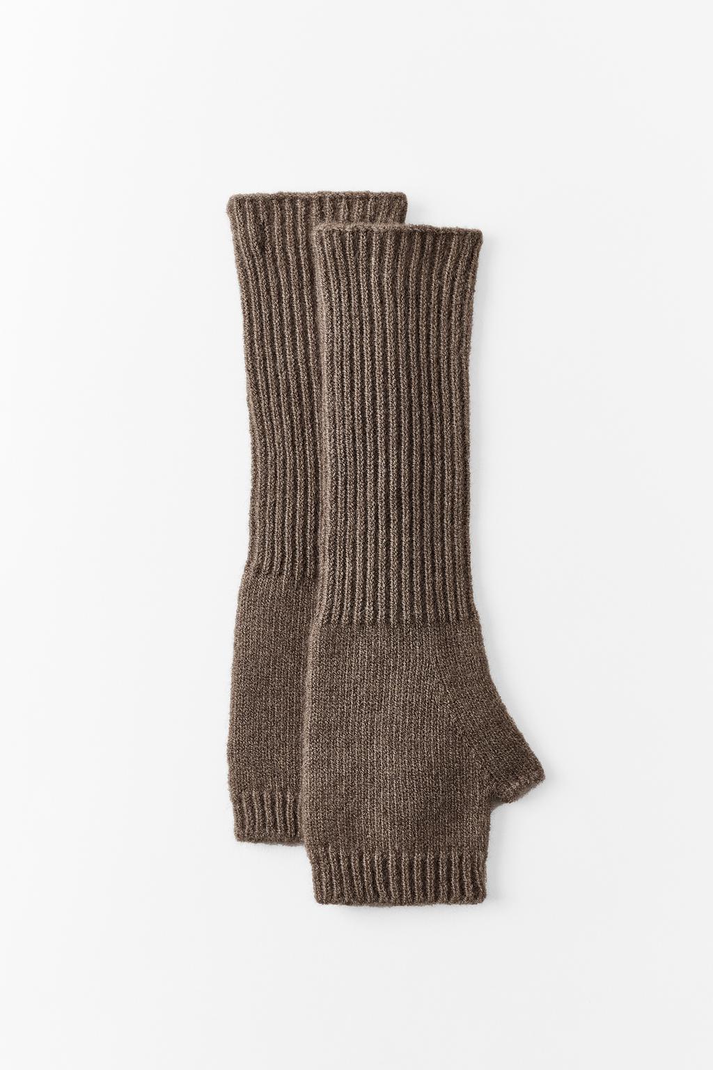 LONG KNIT MITTENS