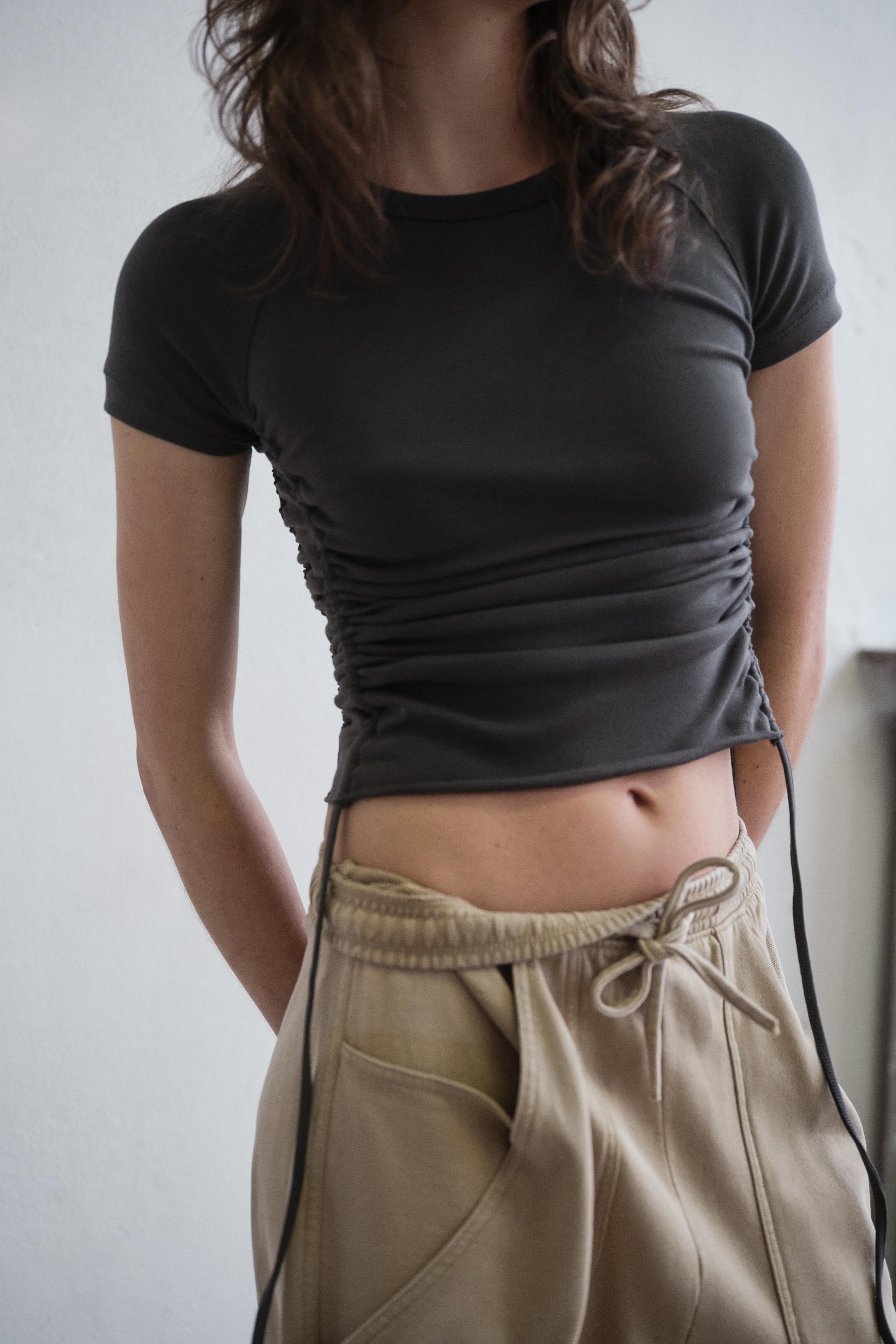 ADJUSTABLE RUCHED T-SHIRT