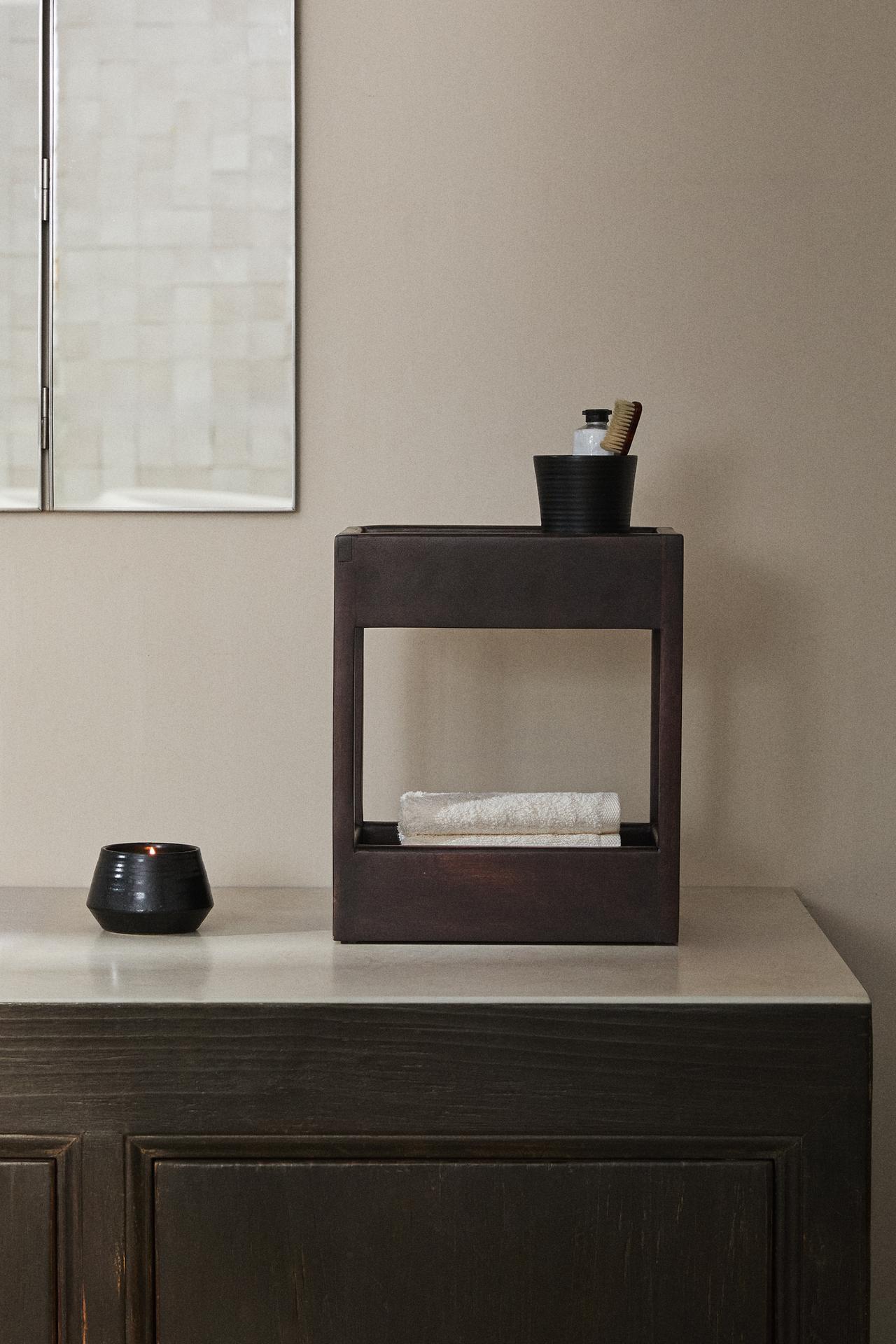 SMALL STORAGE UNIT — Dark brown