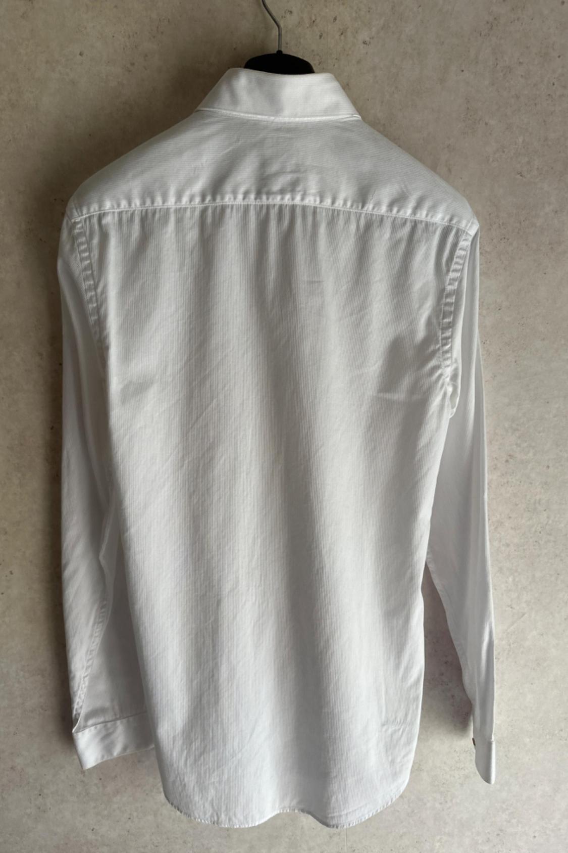 SHIRT WITH CONTRAST BUTTONS - Image 2