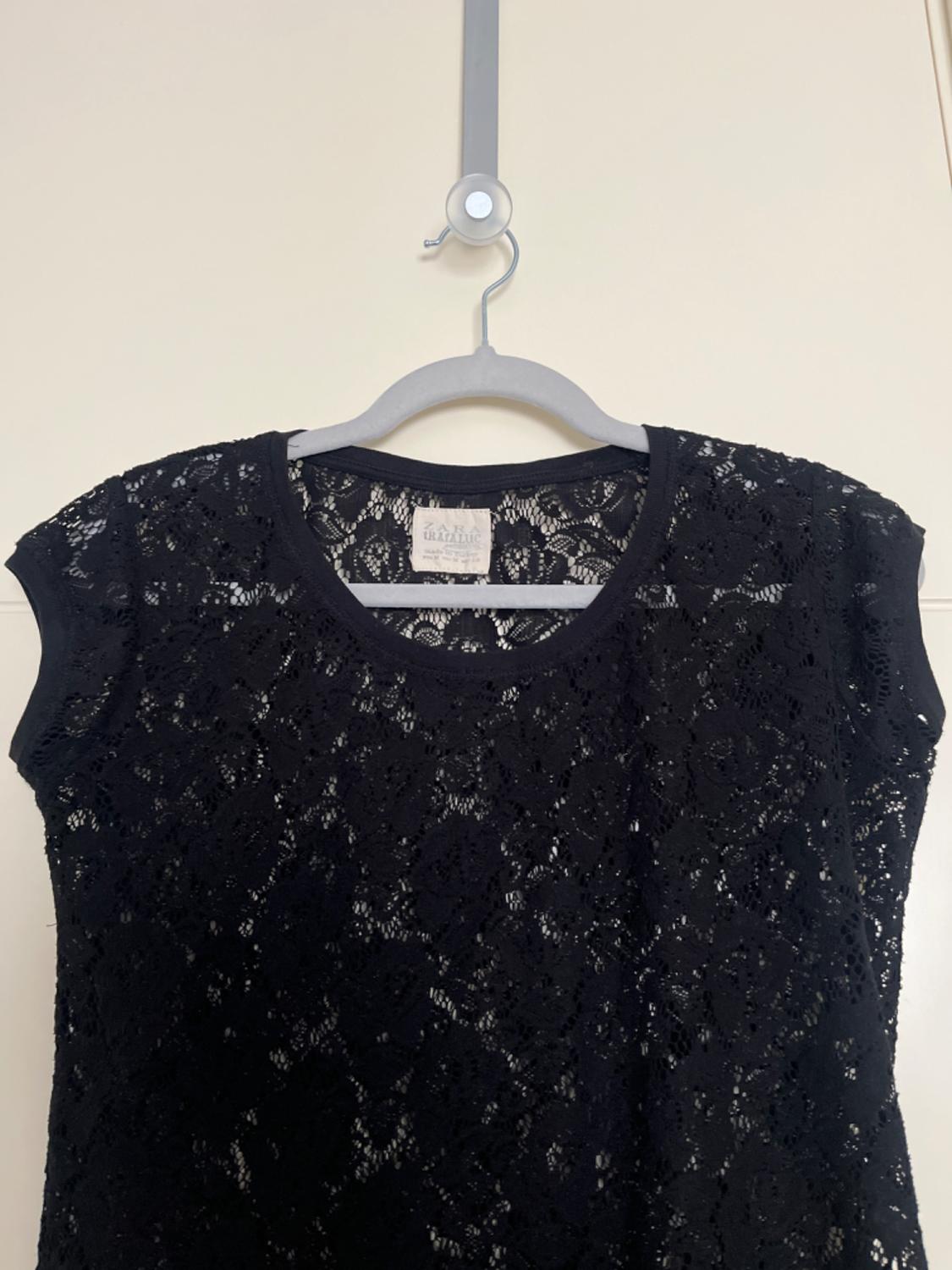 CAMISETA DE MANGA CORTA ENCAJE NEGRO - Image 2