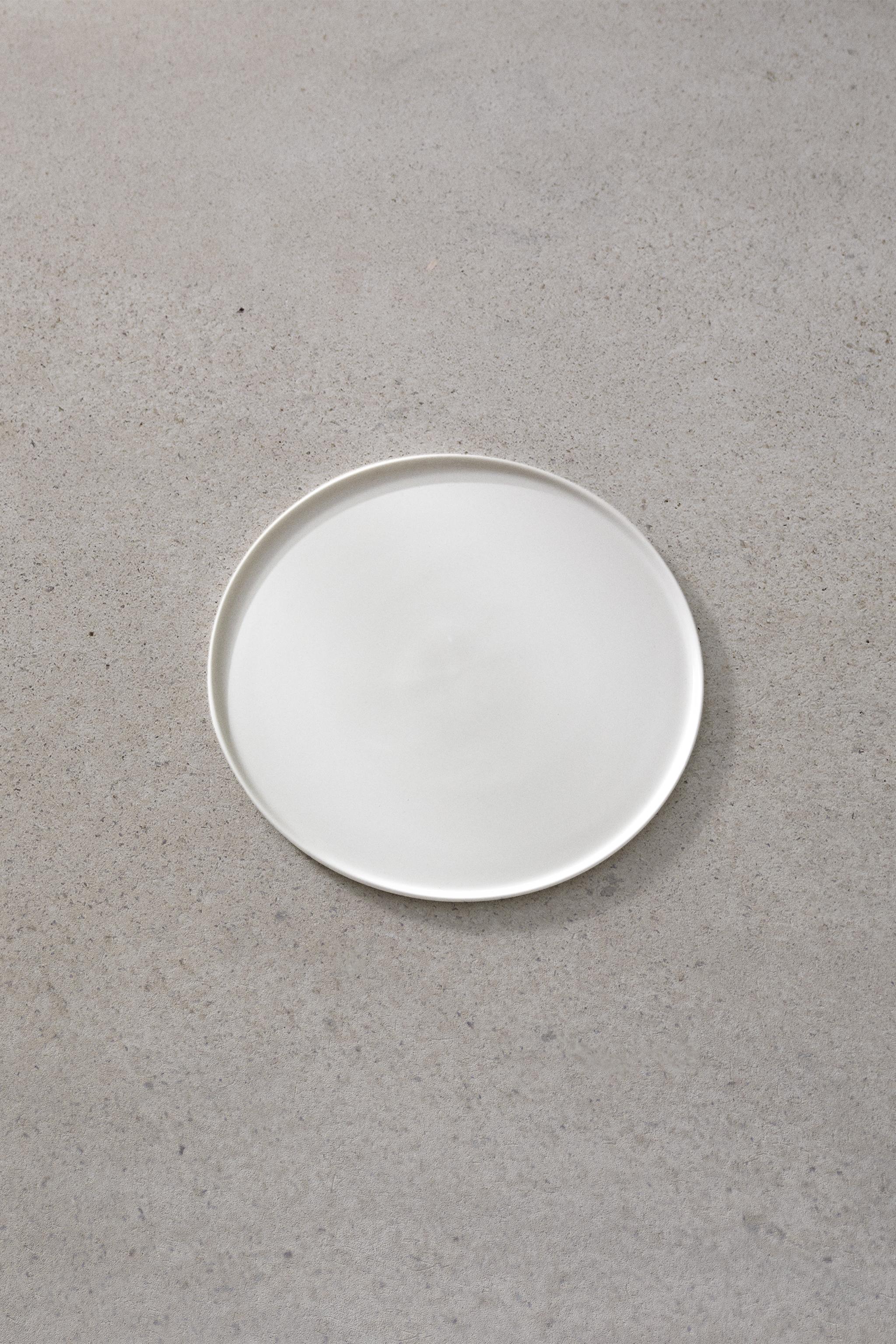 SET OF 2 - PLATE L — ecru-white