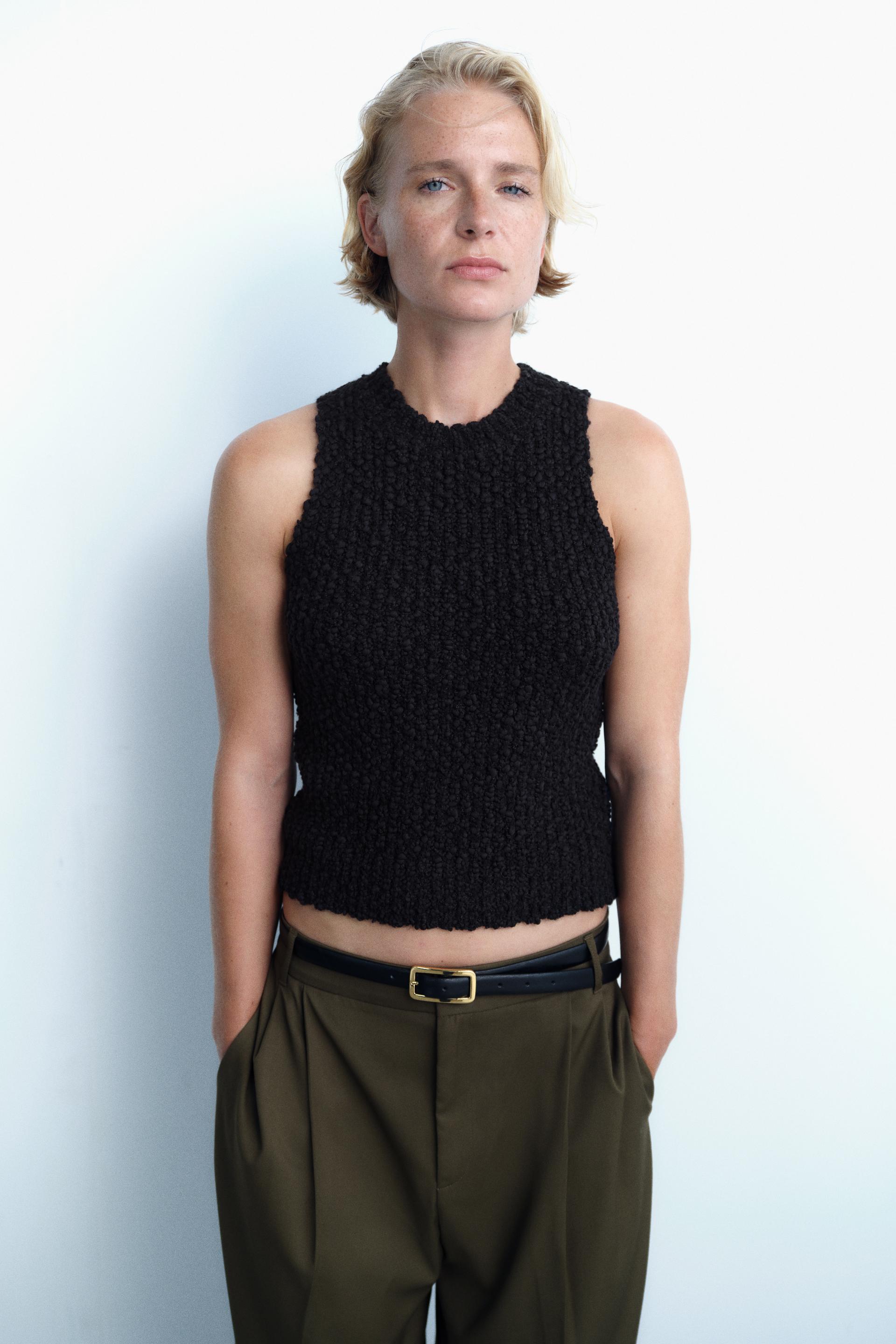 SLEEVELESS CABLE-KNIT TOP - Black