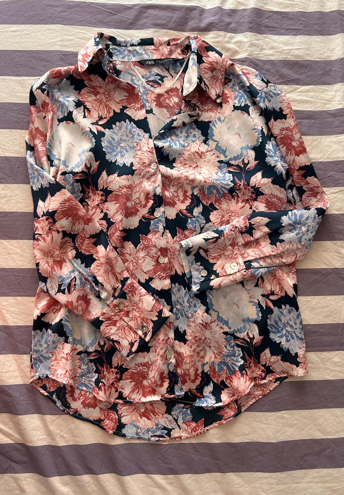 BLUSA SATINADA FLORES - Image 4