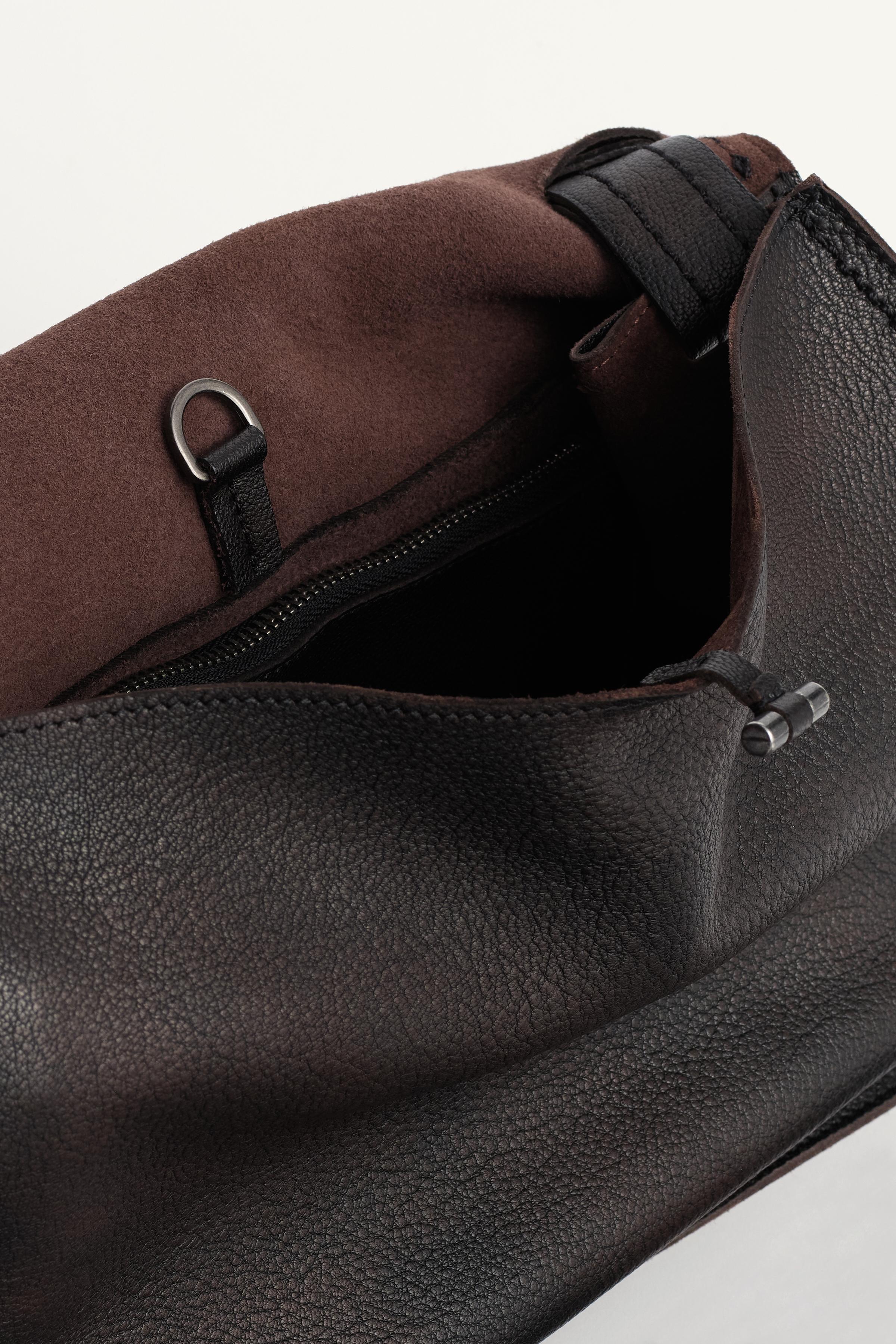 SAC BANDOULIÈRE CUIR CLOUS
