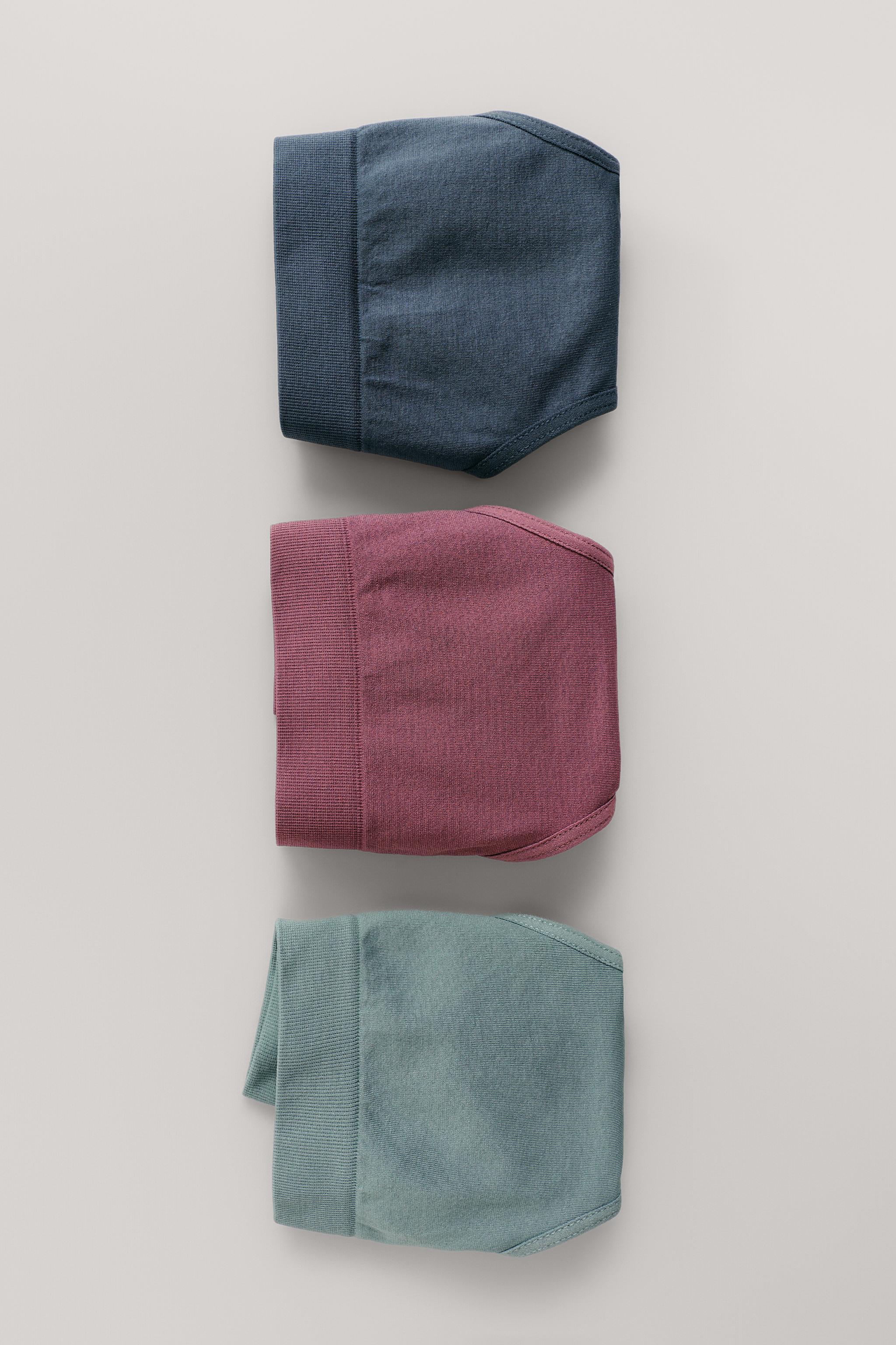 8-14 YEARS / PACK OF THREE SEAMLESS PANTIES — Multicolored