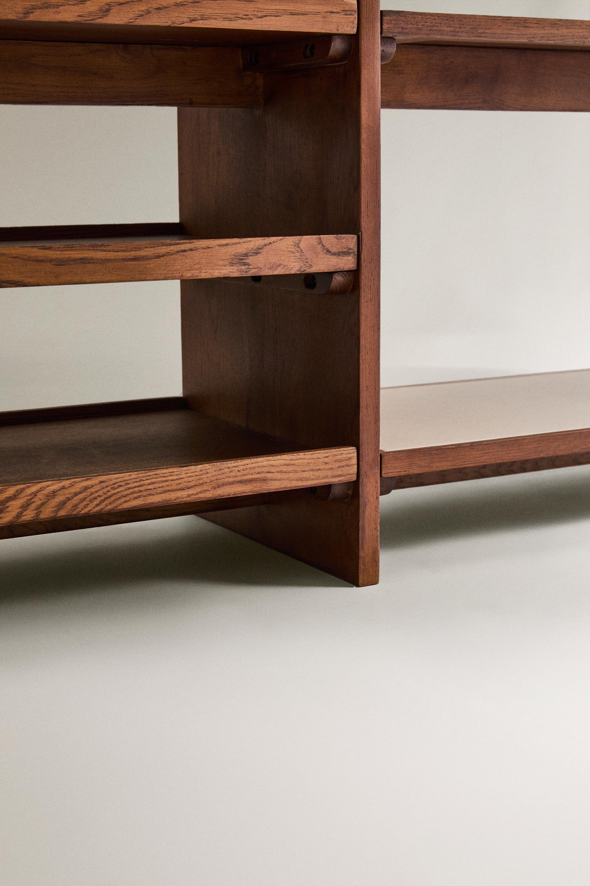 LARGE STORAGE UNIT AND DUMBBELL RACK