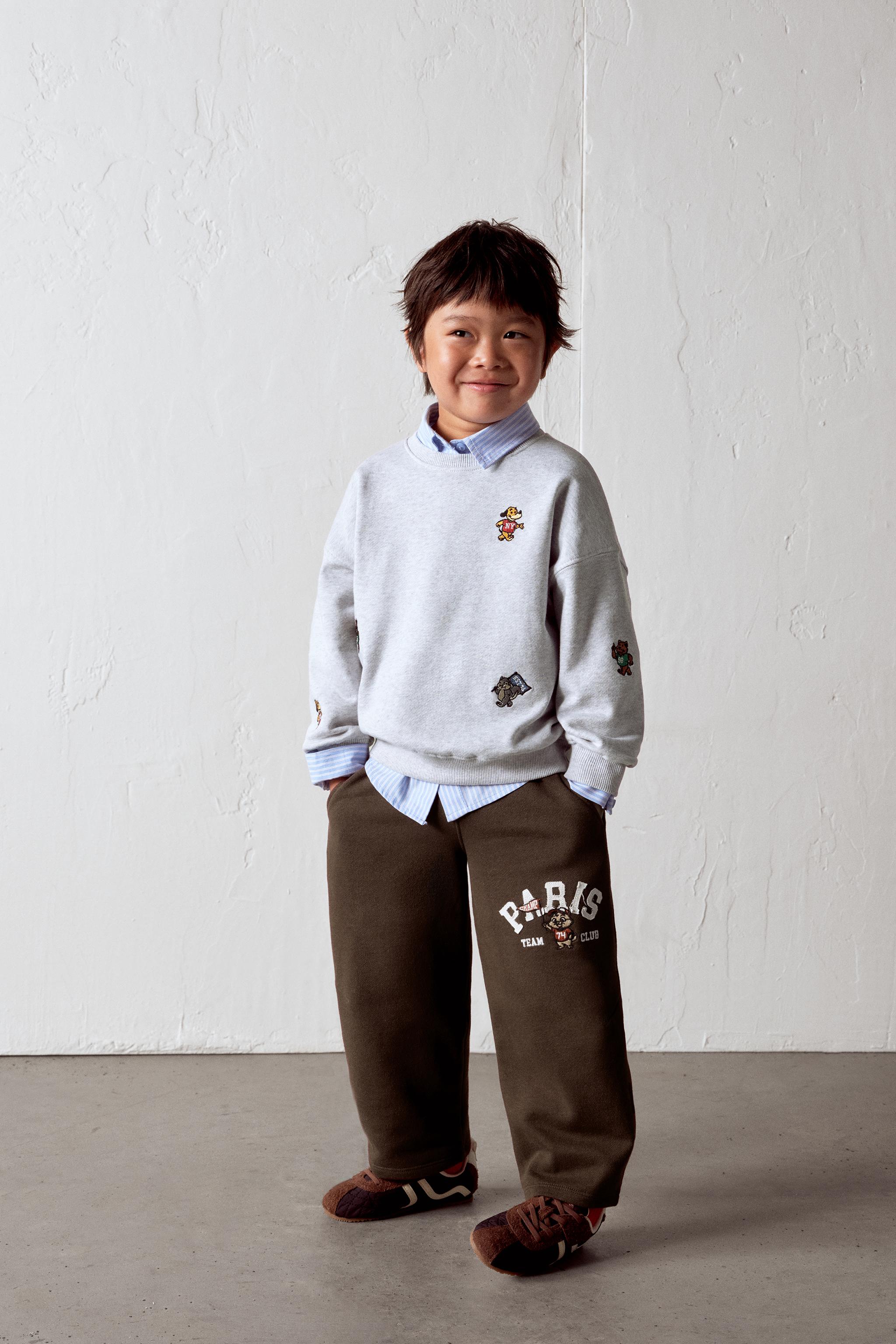 PANTALON BARREL EN MOLLETON BRODÉ
