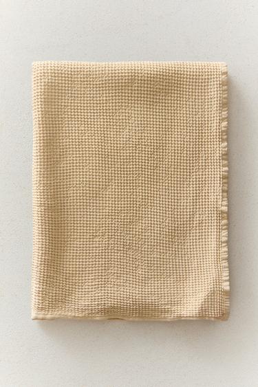 WAFFLE-KNIT TEXTURED BATH TOWEL — Beige 1