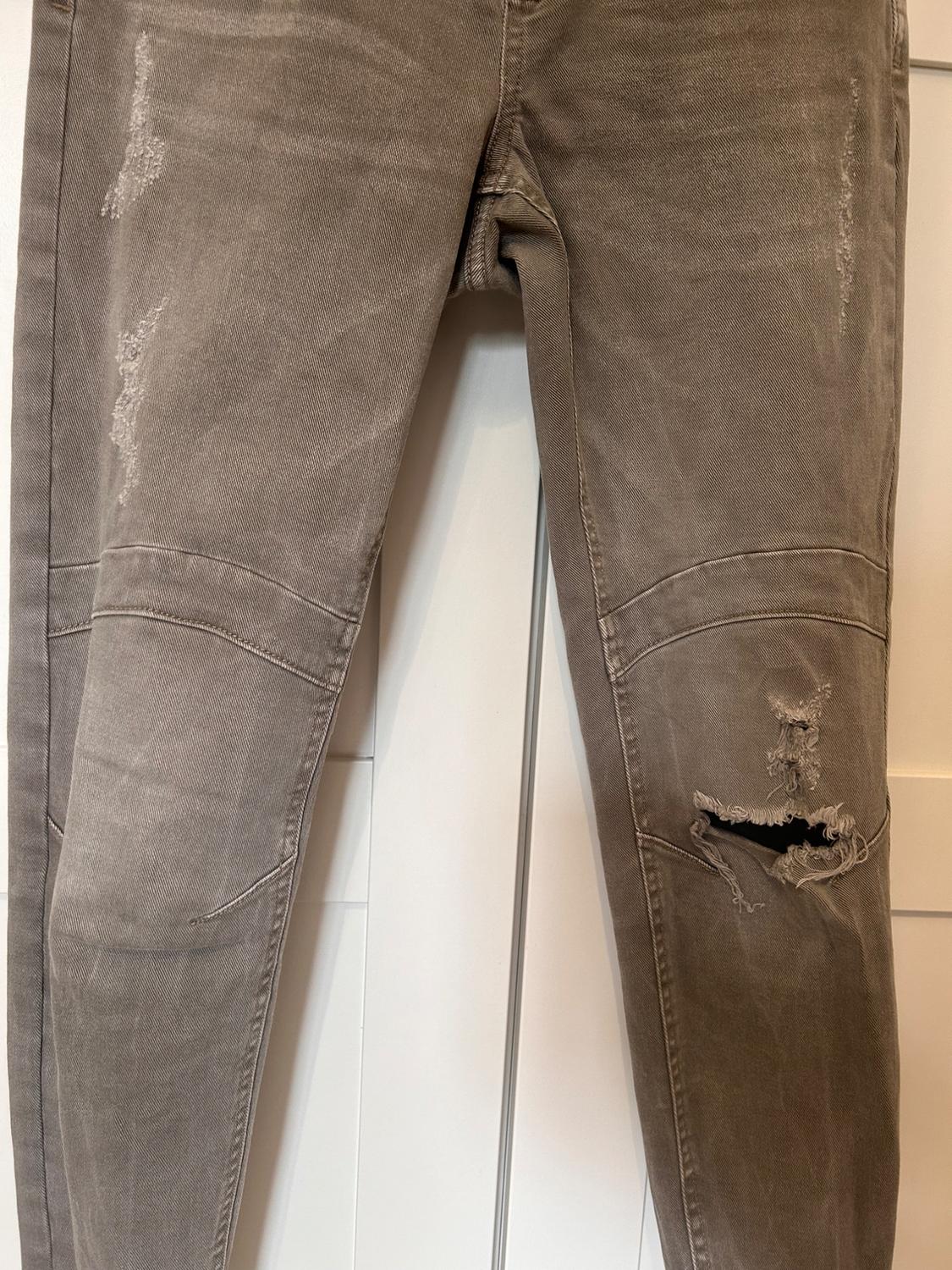 JEANS TIRO ALTO ROTOS - Image 3