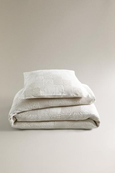 COLCHA PATCHWORK - Crudo de Zara