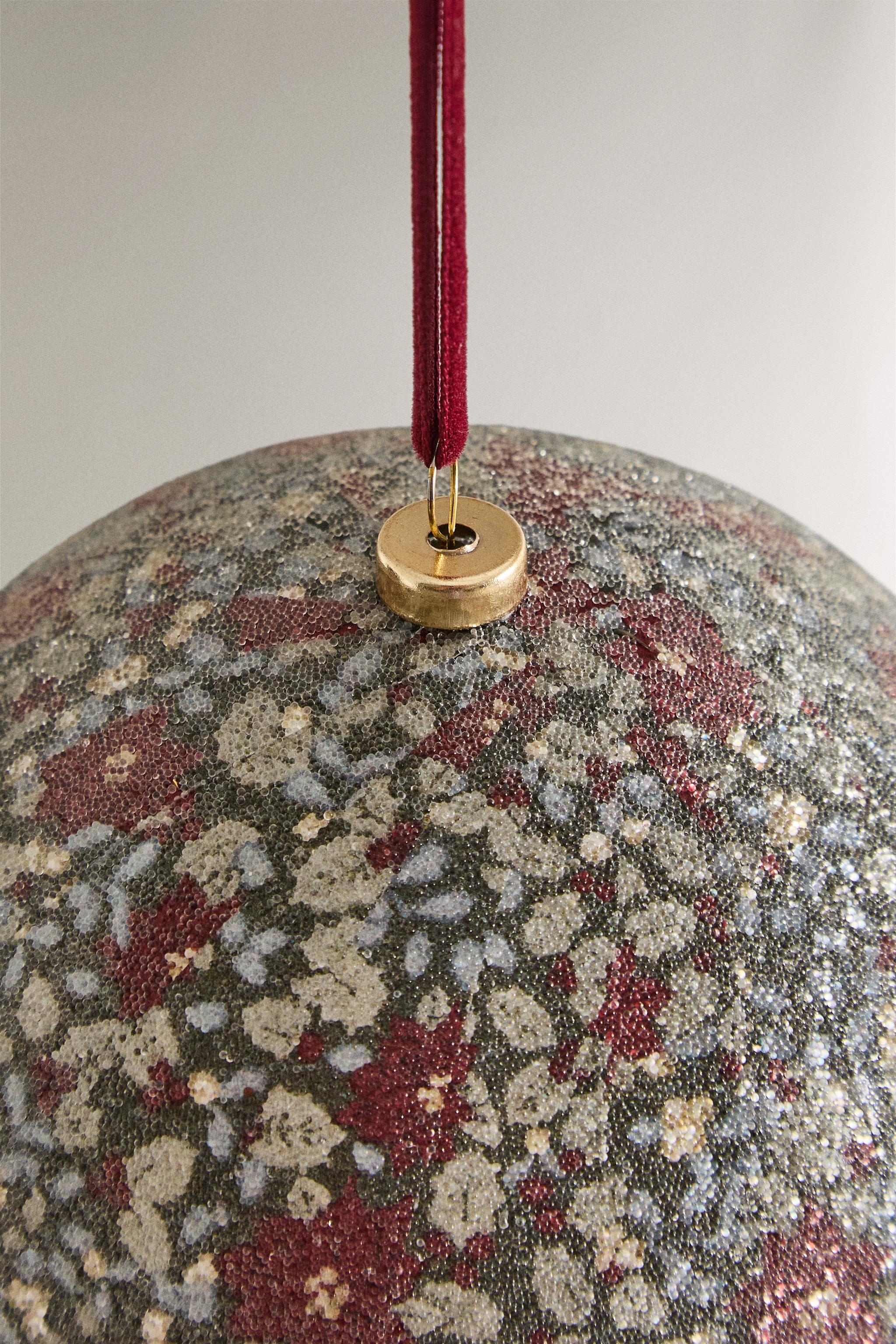 CHRISTMAS TREE FLORAL BALL ORNAMENT