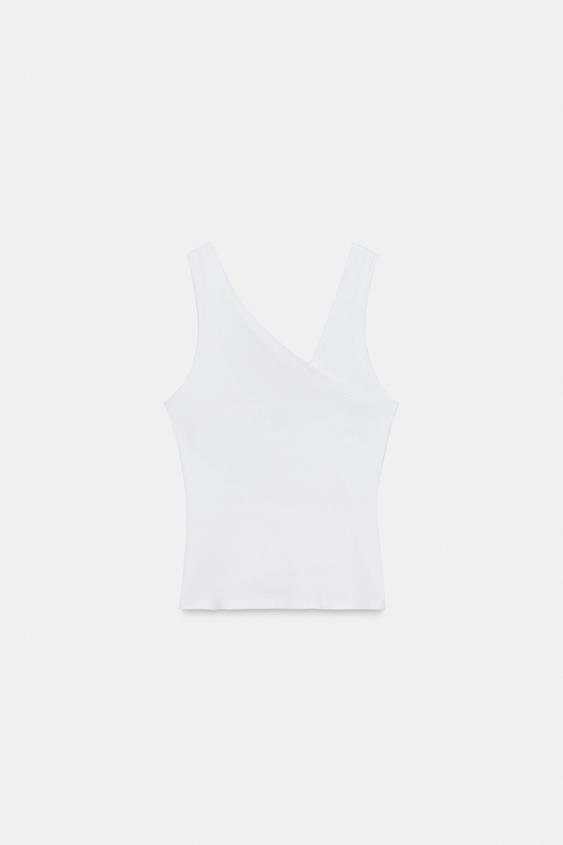 CAMISETA ESCOTE ASIMÉTRICO - Blanco de Zara - Imagen 0
