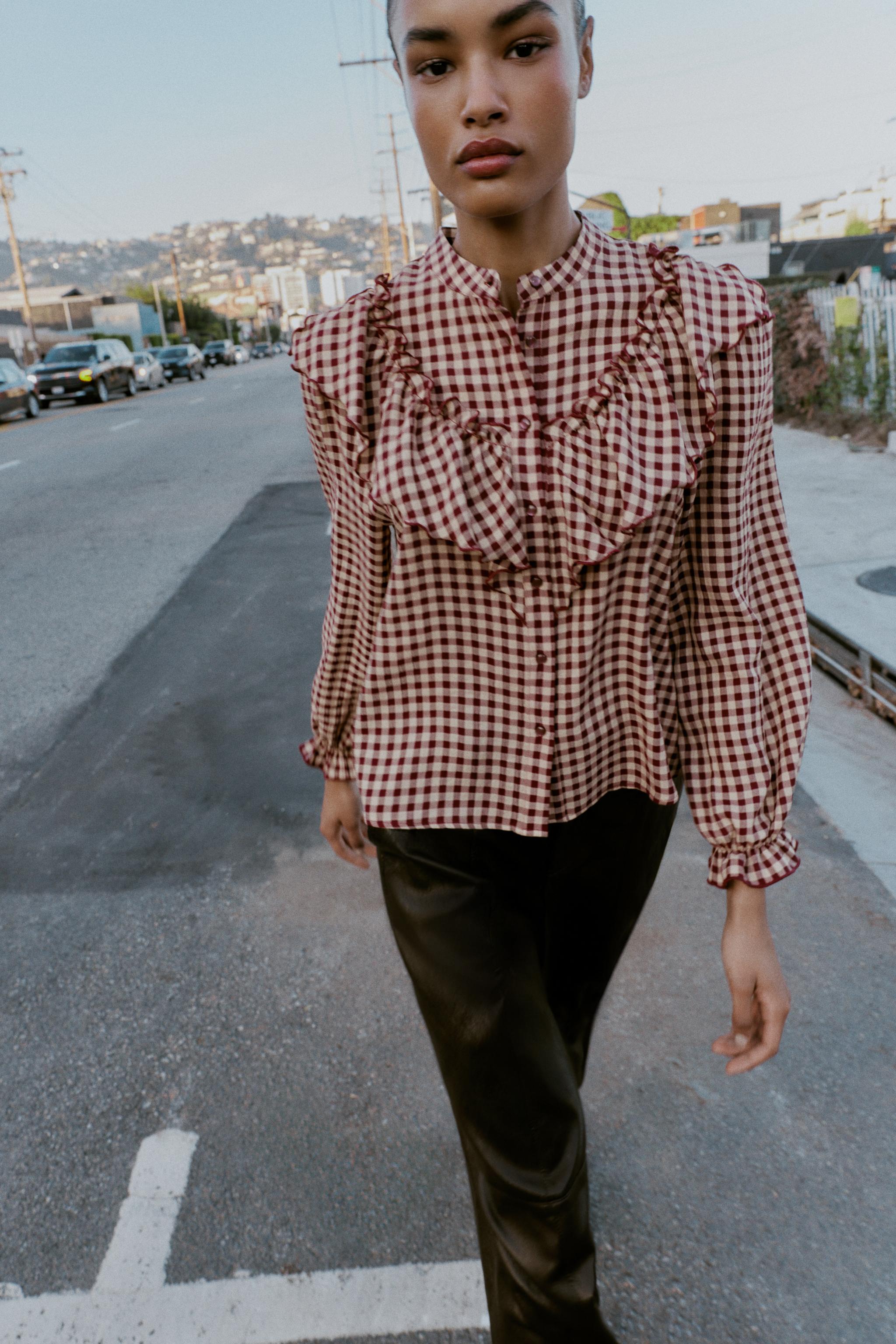 RUFFLED GINGHAM BLOUSE