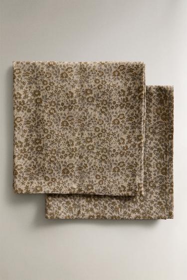 ミニフラワー柄 テーブルナプキン (2枚セット)レッドブラウンZaraのミニフラワー柄 テーブルナプキン (2枚セット) - レッドブラウン