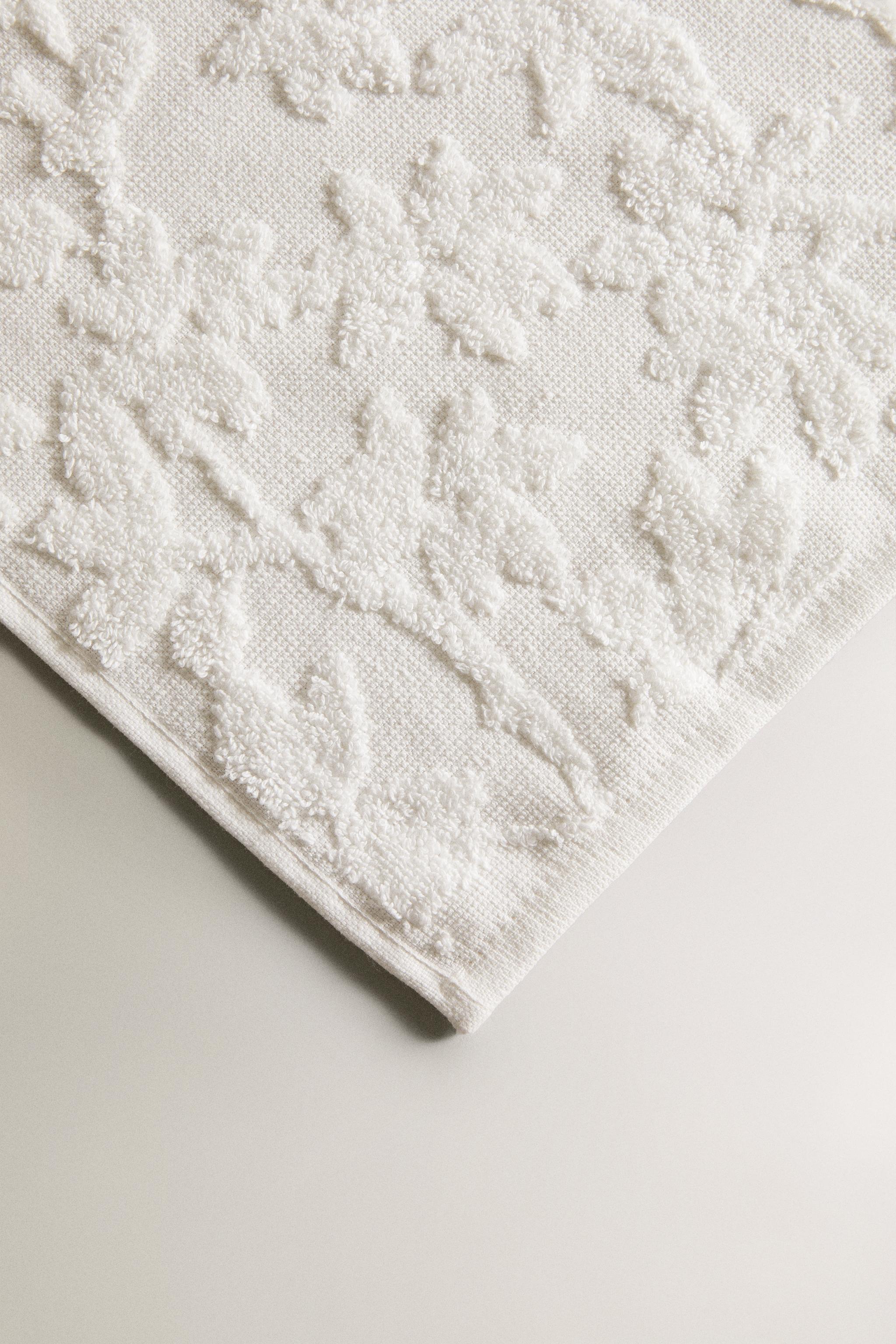 SERVIETTE DE BAIN JACQUARD FLORAL