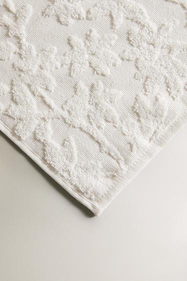FLORAL JACQUARD BATH TOWEL - Oyster-white by Zara - Image 2