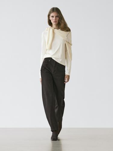 Jeans barrel fit tiro alto - Chocolate de Zara - Imagen 0