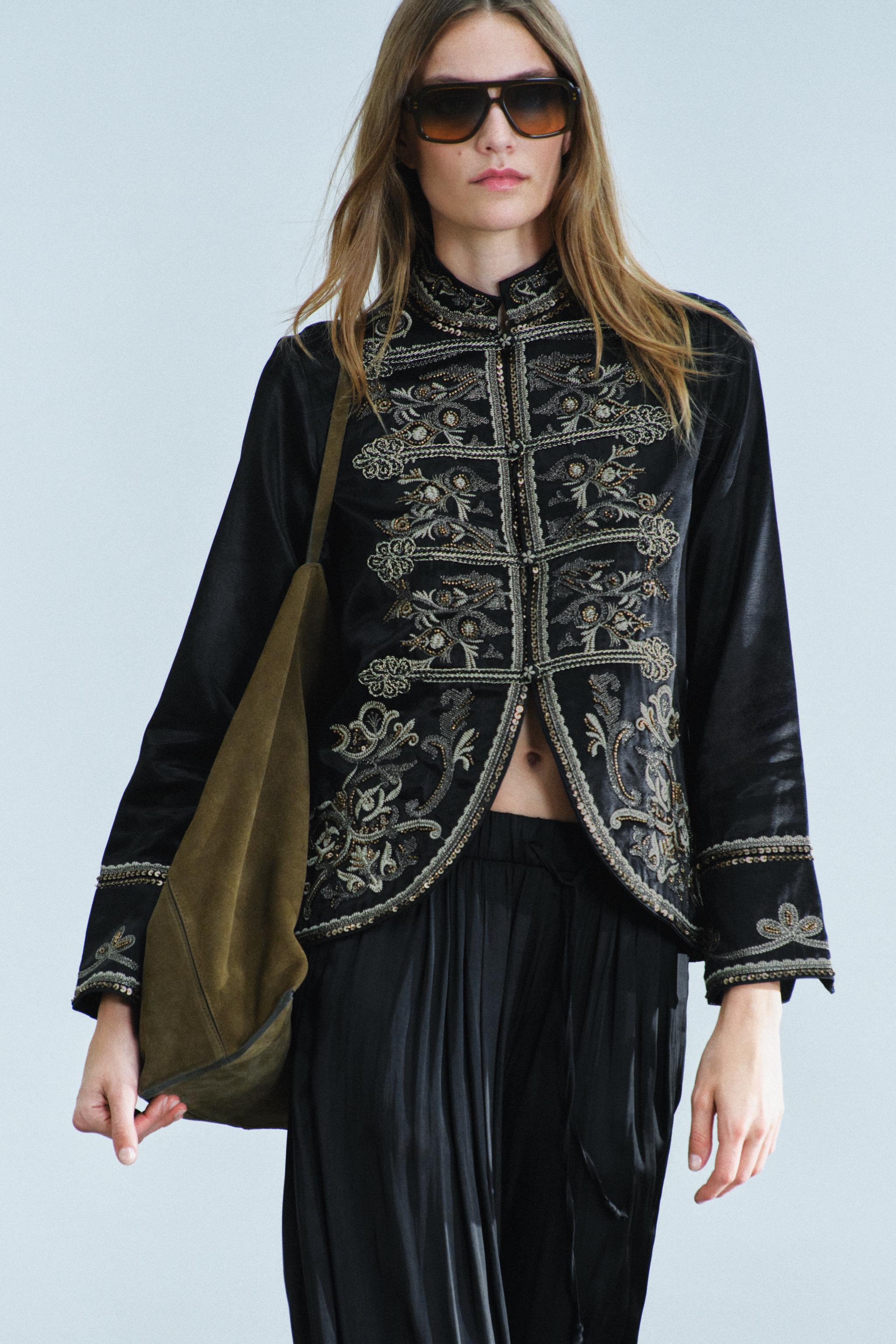 Zara ZW COLLECTION ÇİÇEK İŞLEMELİ SÜSLÜ DÜĞMELİ CEKET görsel 4