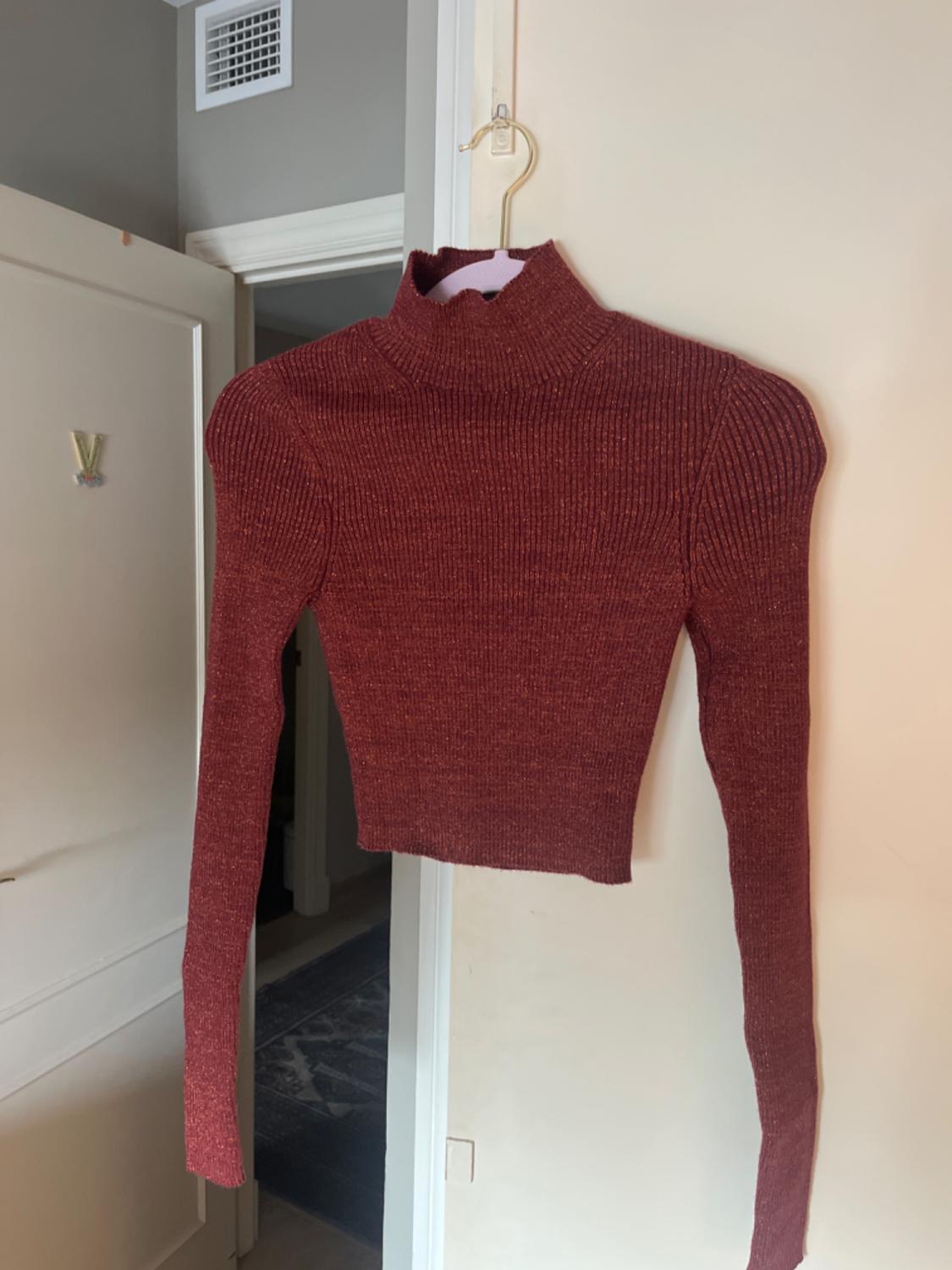 METALLIC THREAD KNIT TOP
