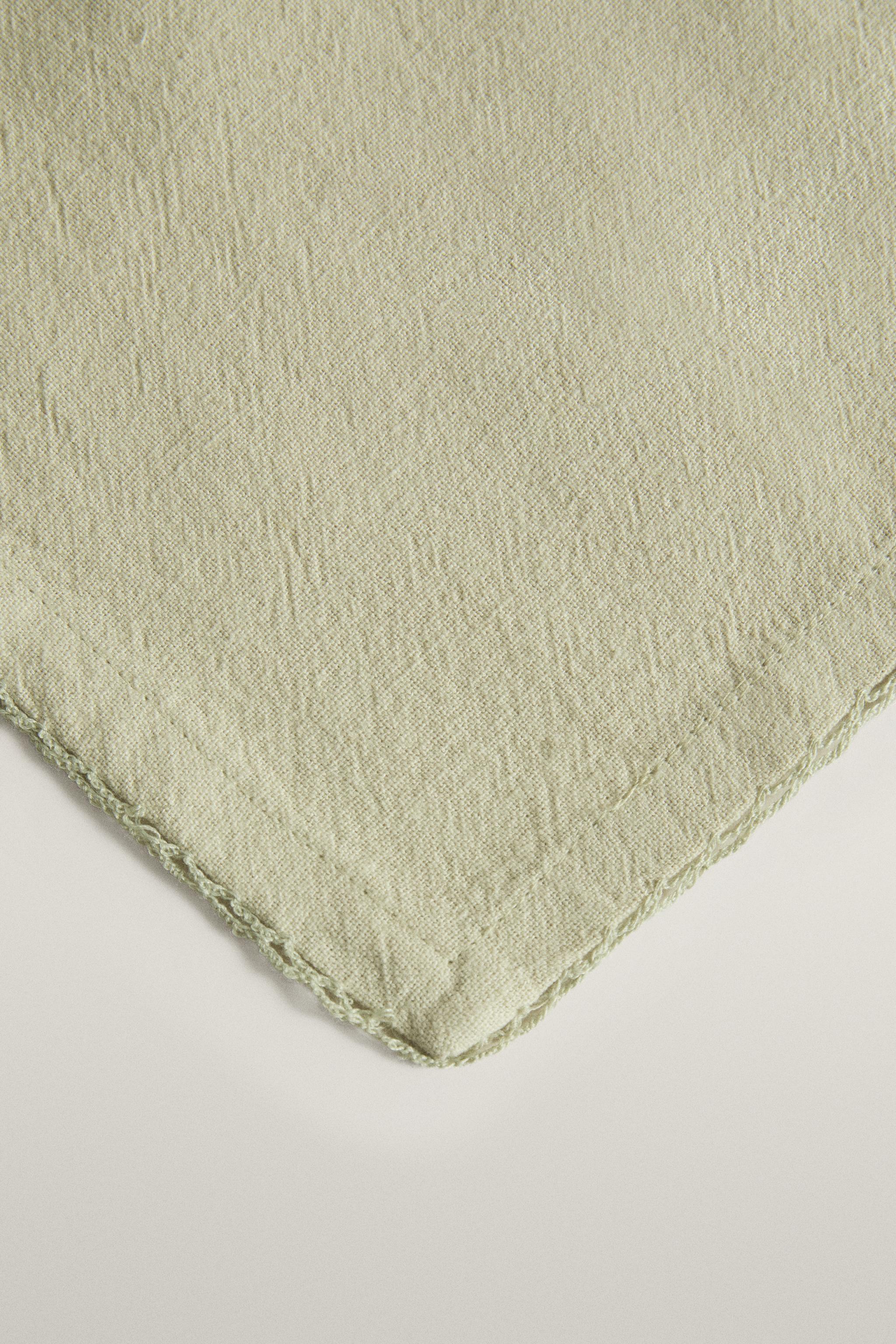 DYED THREAD TABLECLOTH WITH PICOT TRIM