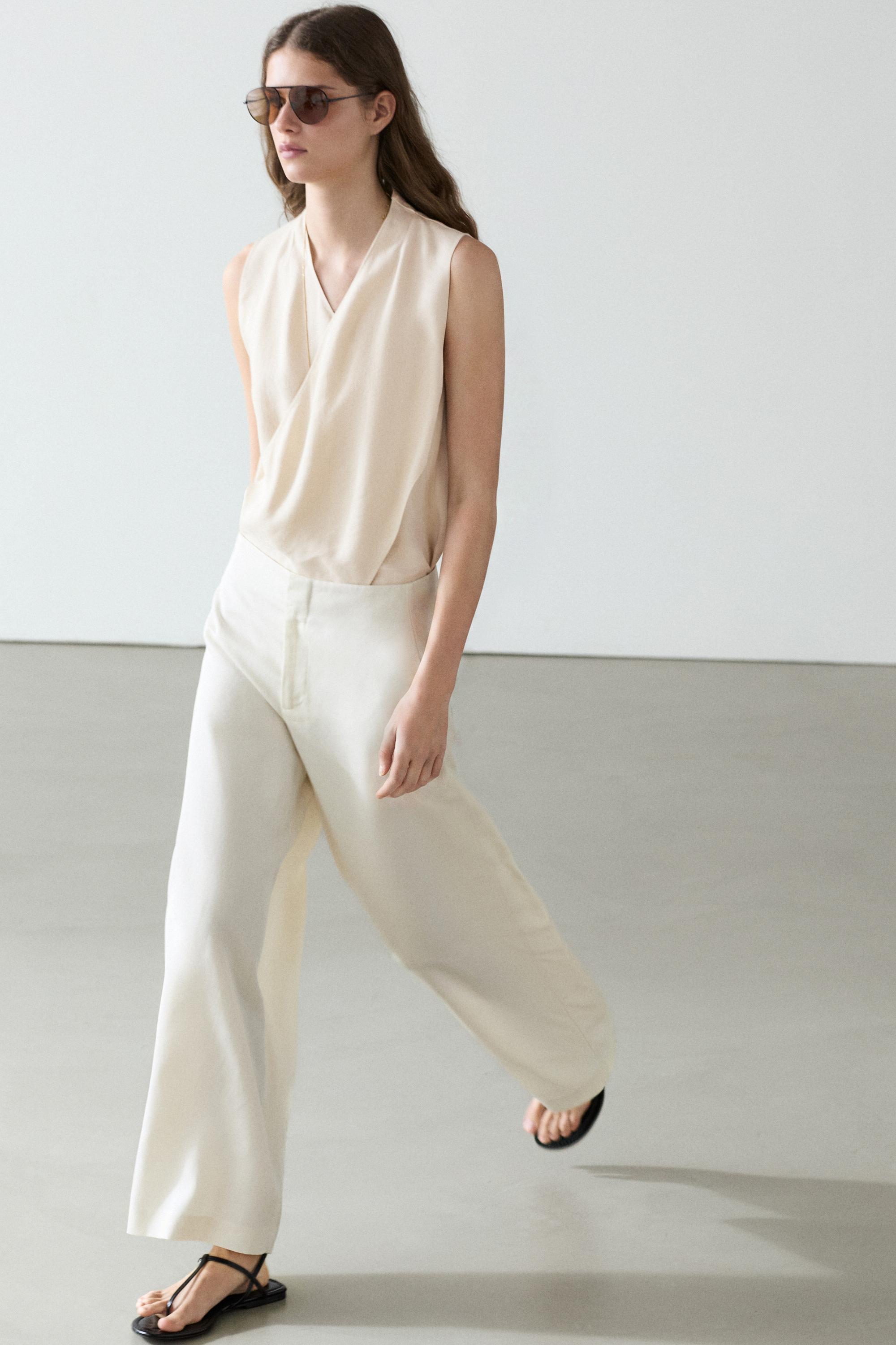 Flowing barrel fit trousers