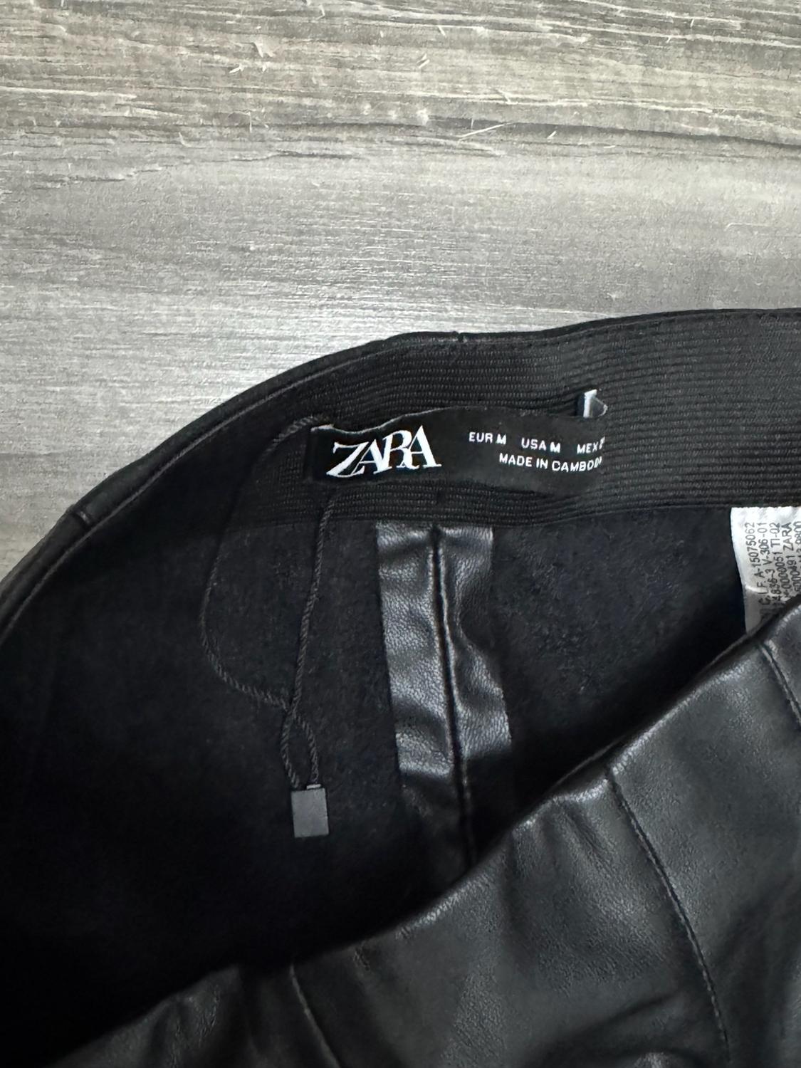 MINI FLARE FAUX LEATHER LEGGINGS - Image 4