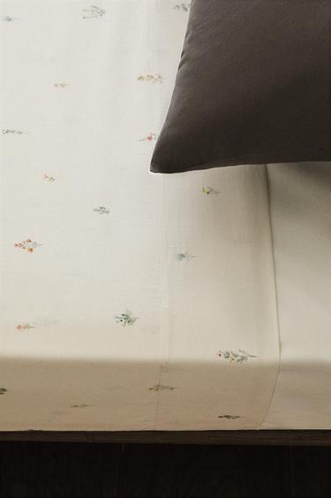 OBERLAKEN MIT BLUMENPRINT - Cremefarben von Zara - Bild 0