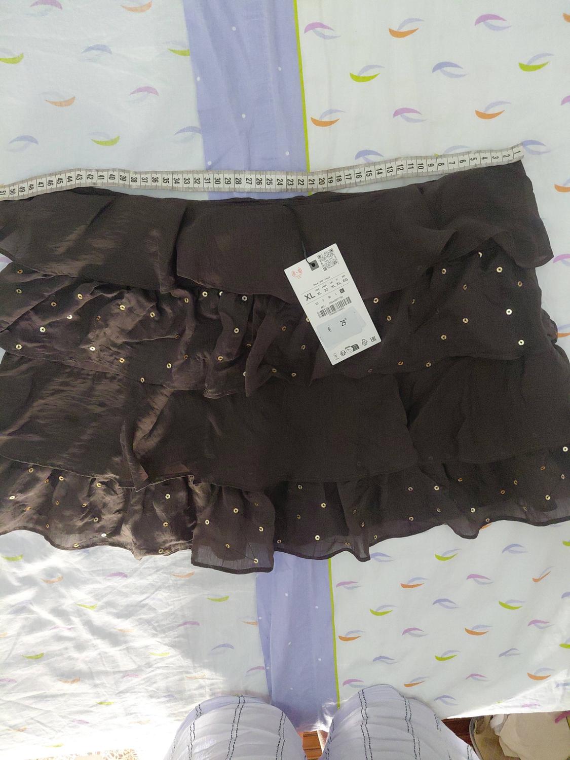 MINI SKIRT WITH RUFFLES AND SEQUINS - Image 3