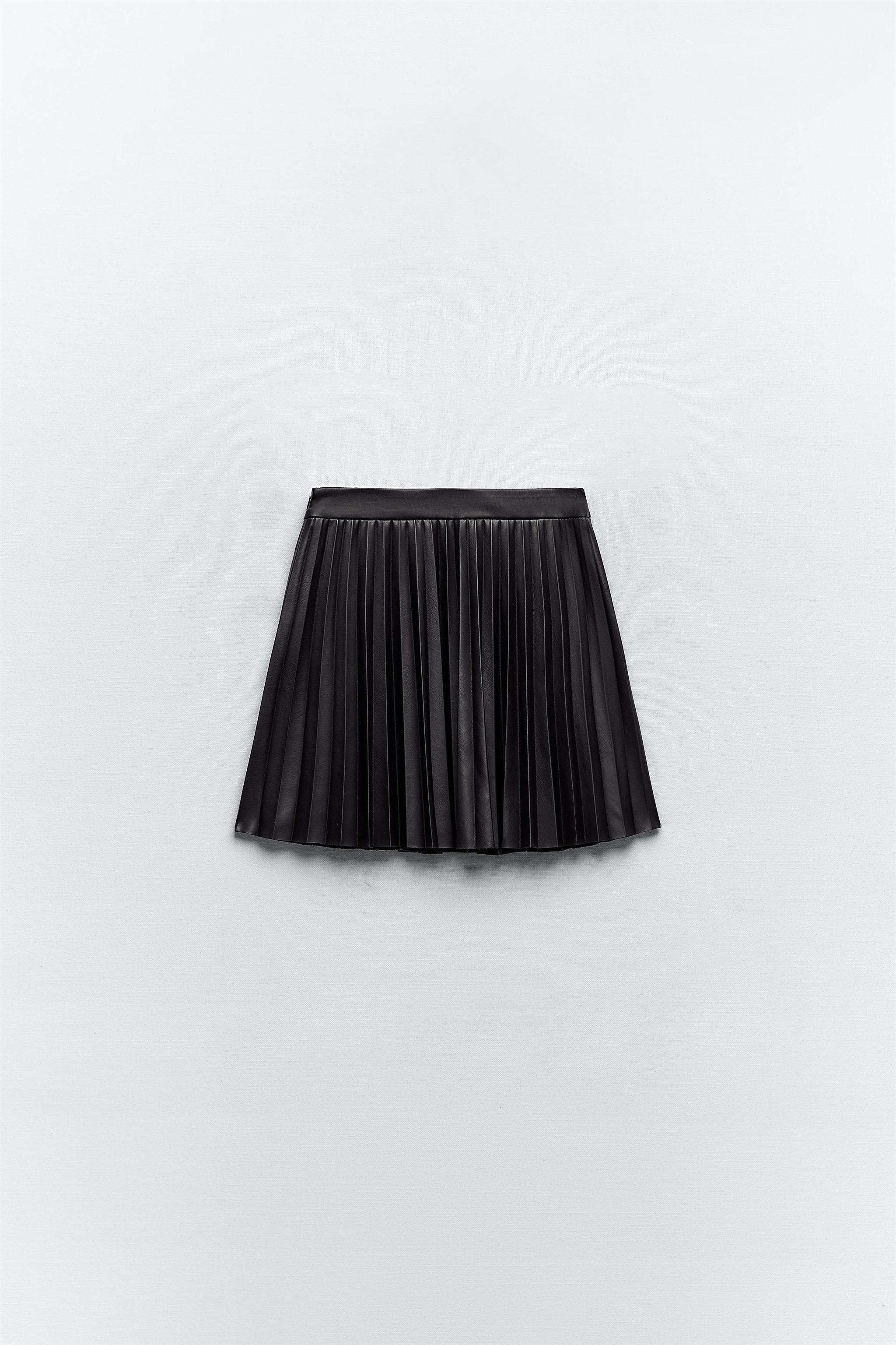 Black leather 2024 pleated skirt zara