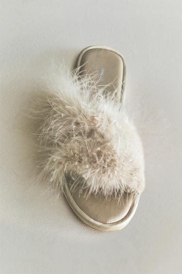 OPEN SLIPPERS WITH FEATHERS - Beige by Zara