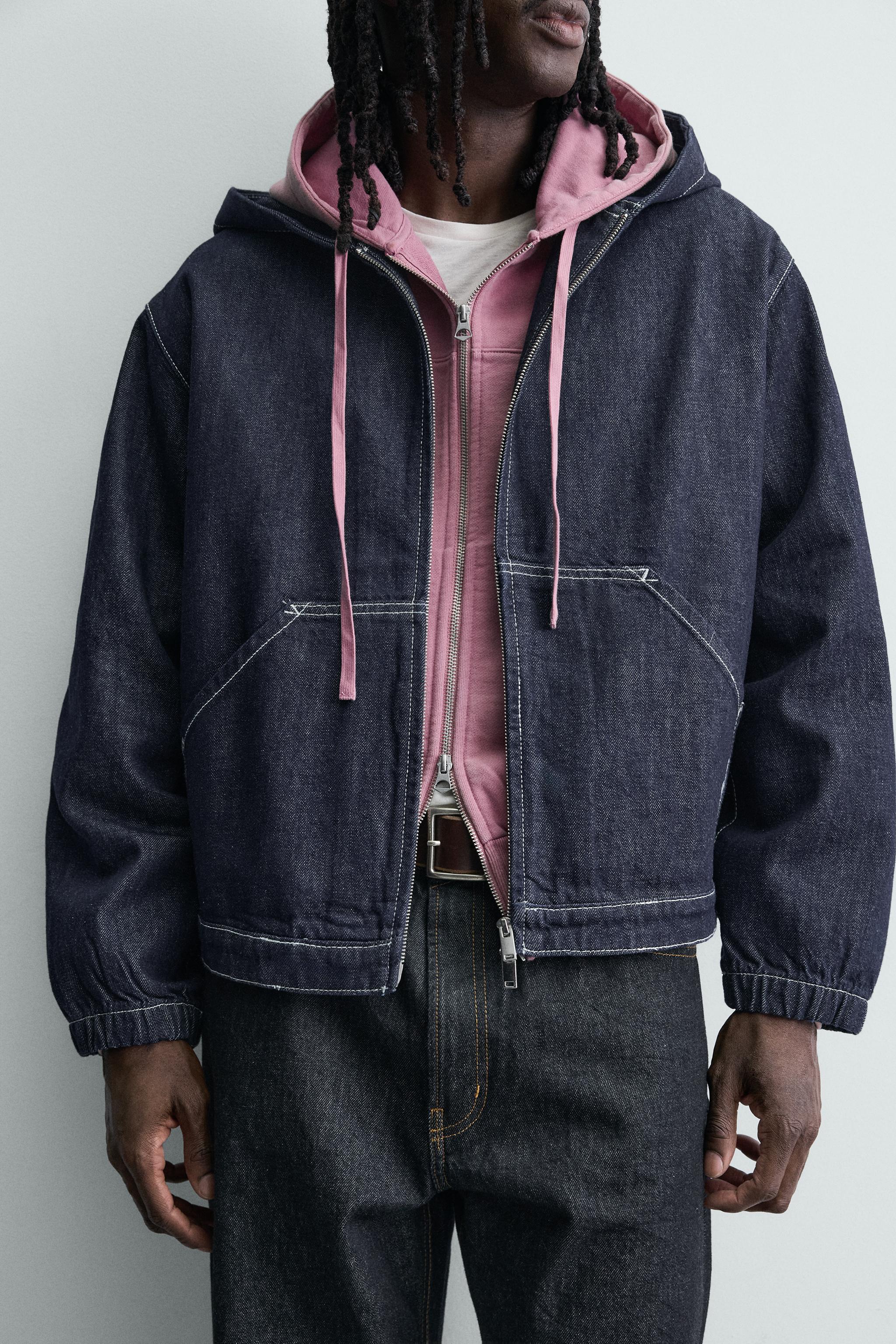 BLOUSON EN DENIM À CAPUCHE ET SURPIQÛRES