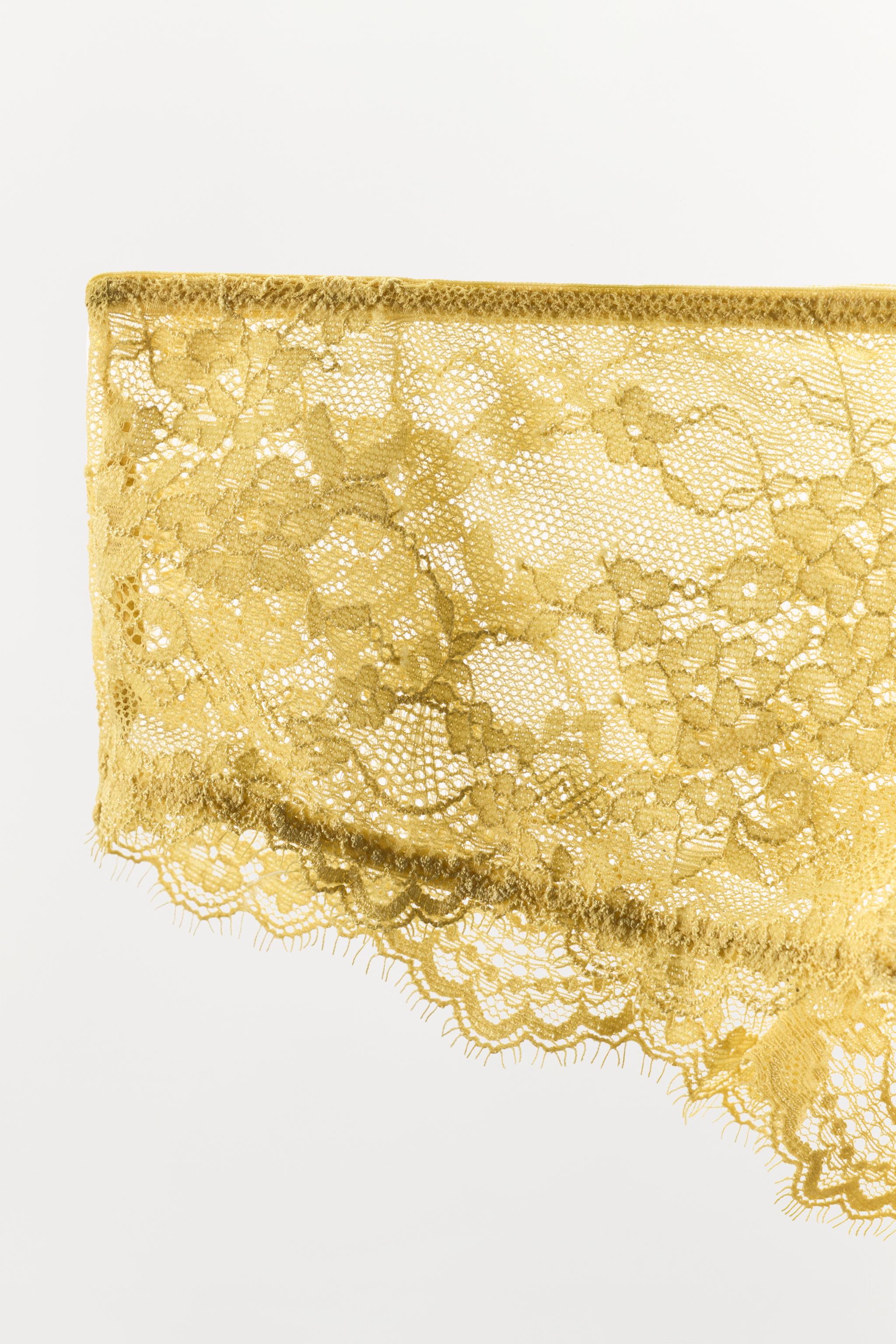 HIGH-WAISTED LACE PANTIES