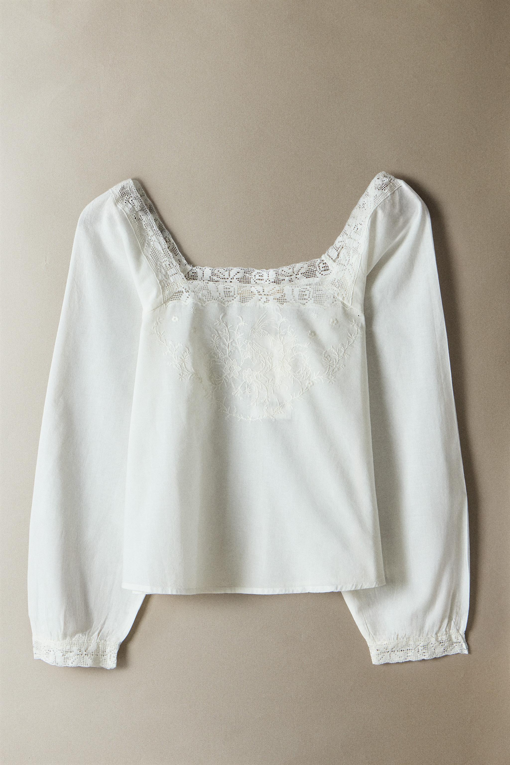 Top manches longues brodé dentelle