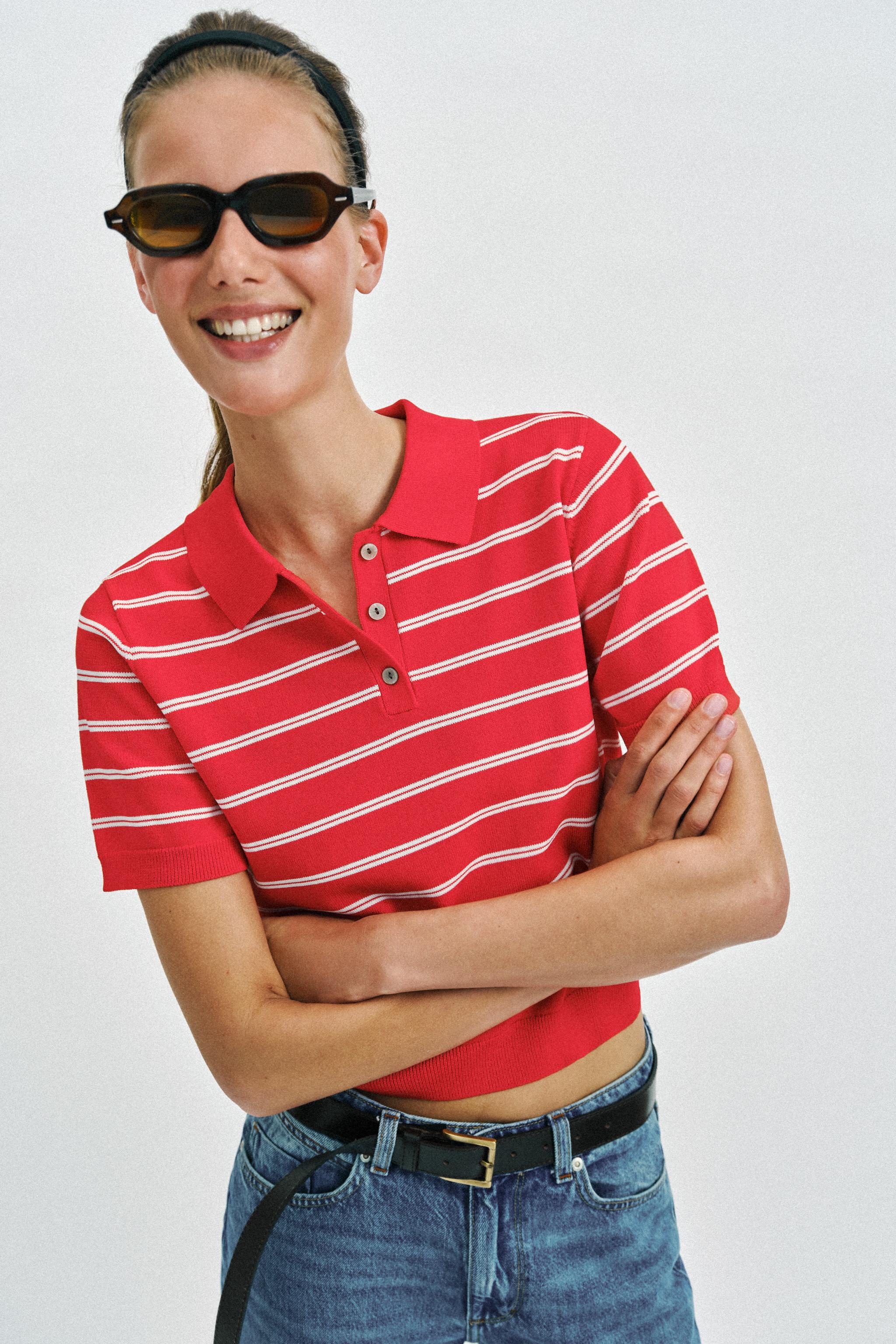 POLO EN MAILLE À RAYURES ET MANCHES COURTES
