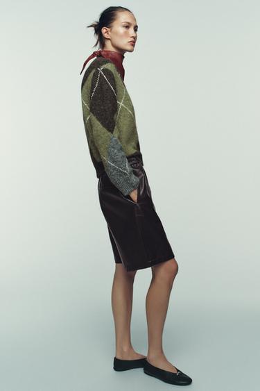 SHORT MATIÈRE SYNTHÉTIQUE - Marron foncé de Zara - Image 3