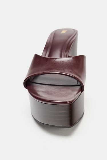 SANDALES À TALONS COMPENSÉS ET EFFET CRAQUELÉ - Bordeaux de Zara - Image 2