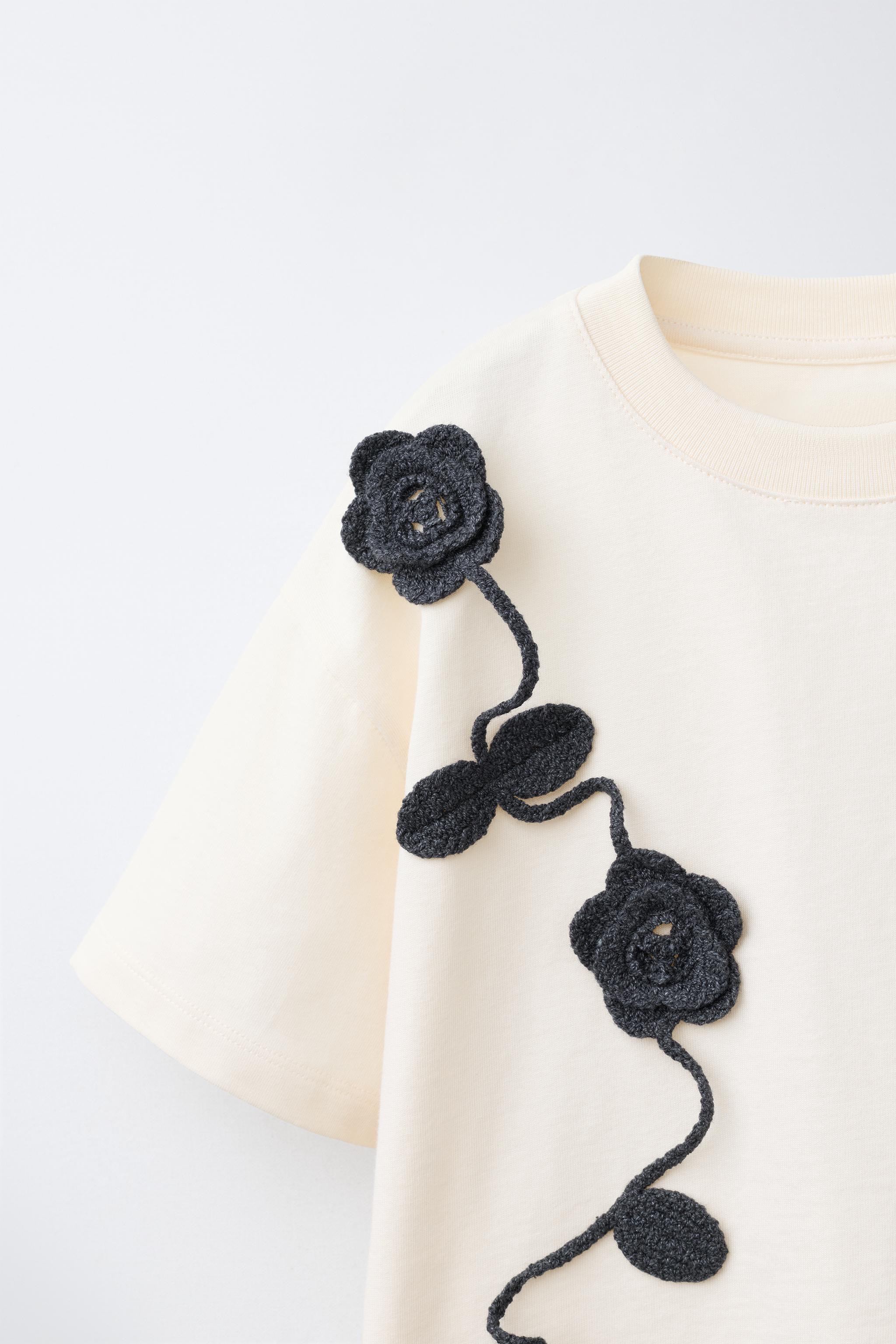 CROCHET FLORAL T-SHIRT
