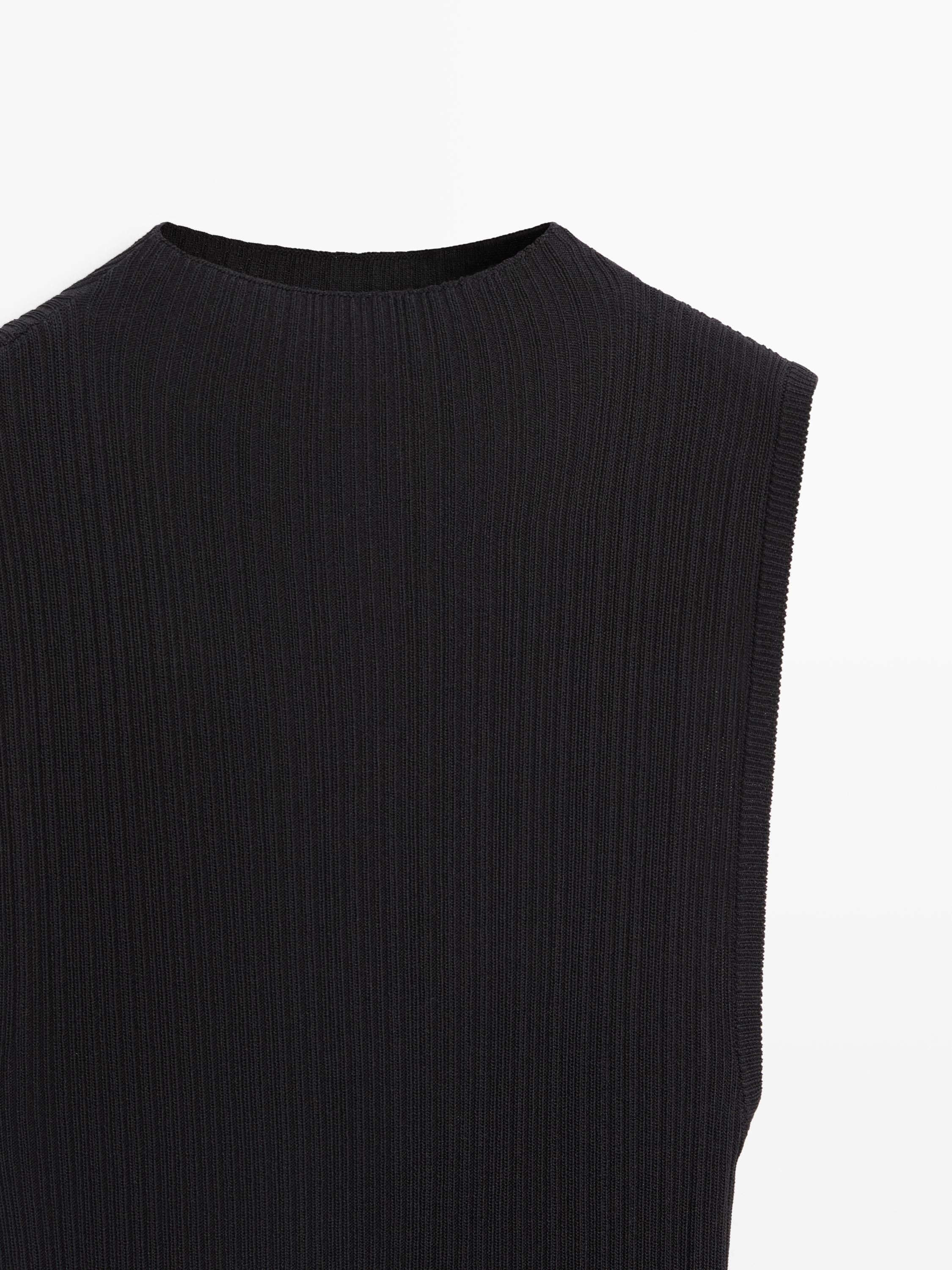 Pleated midi dress with ruffles